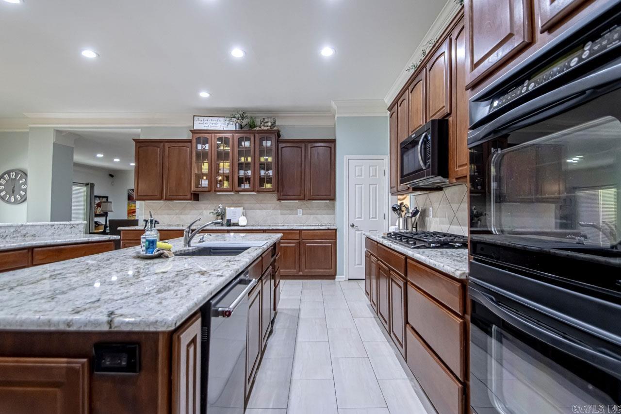 6816 Kensington Drive