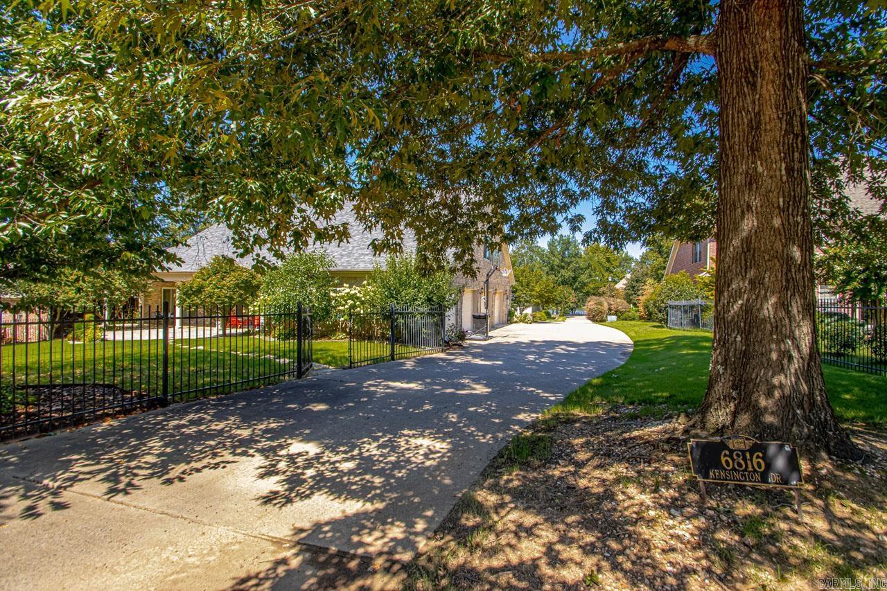 6816 Kensington Drive