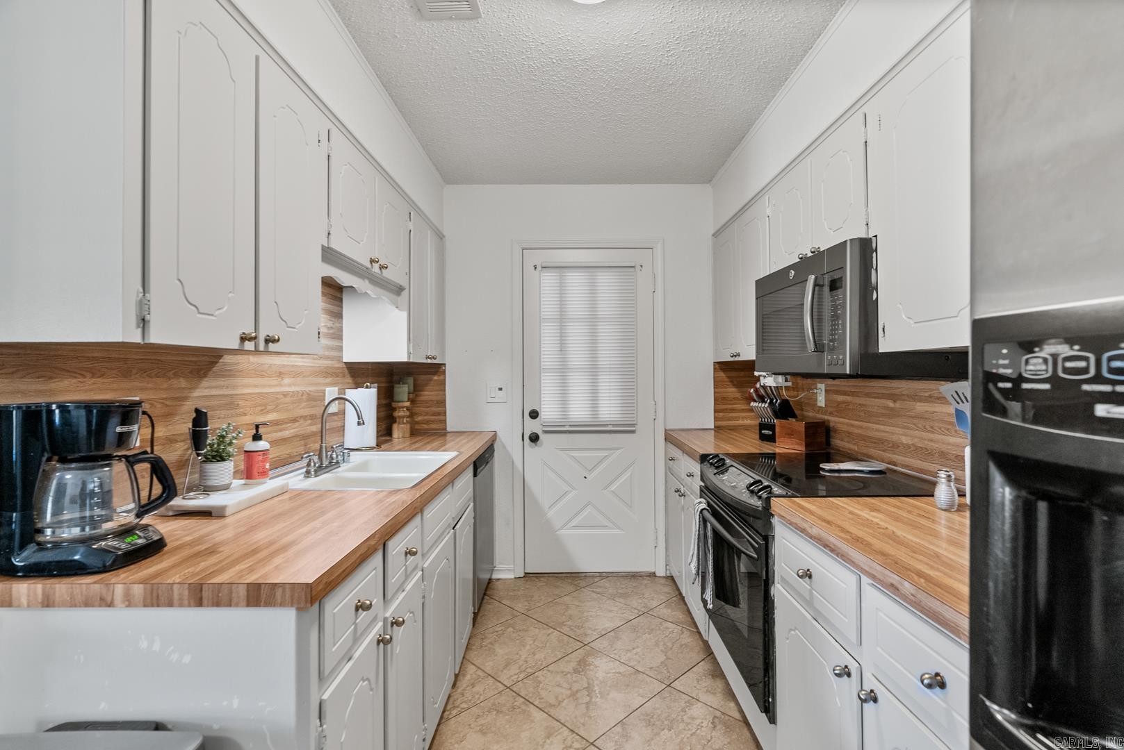 404 Autumnbrook Circle