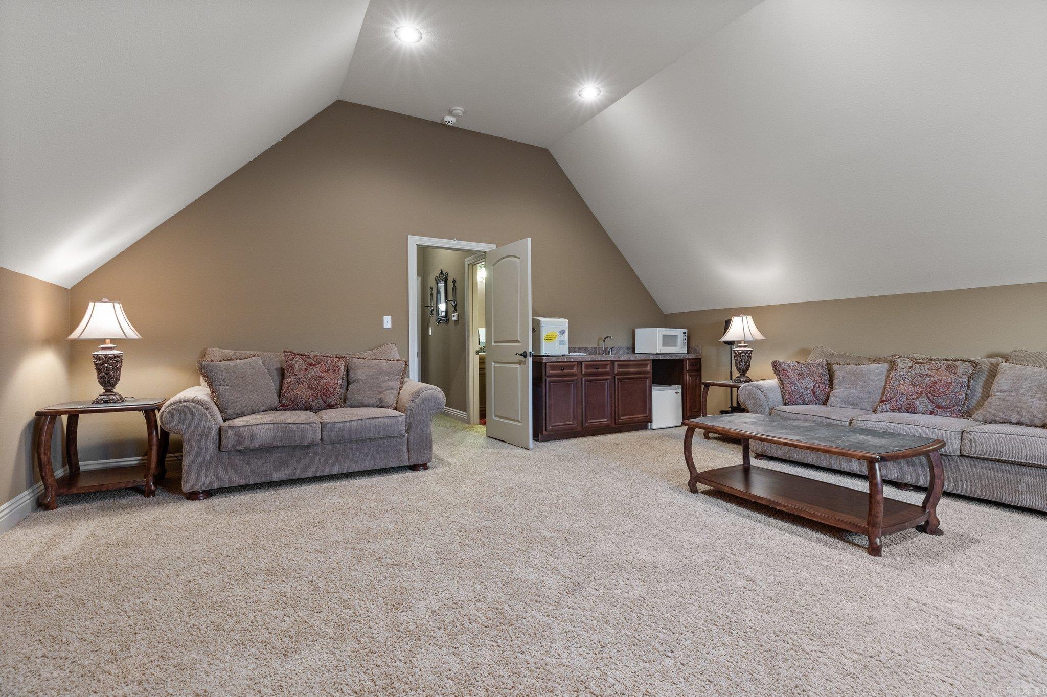 223 Corondelet Lane