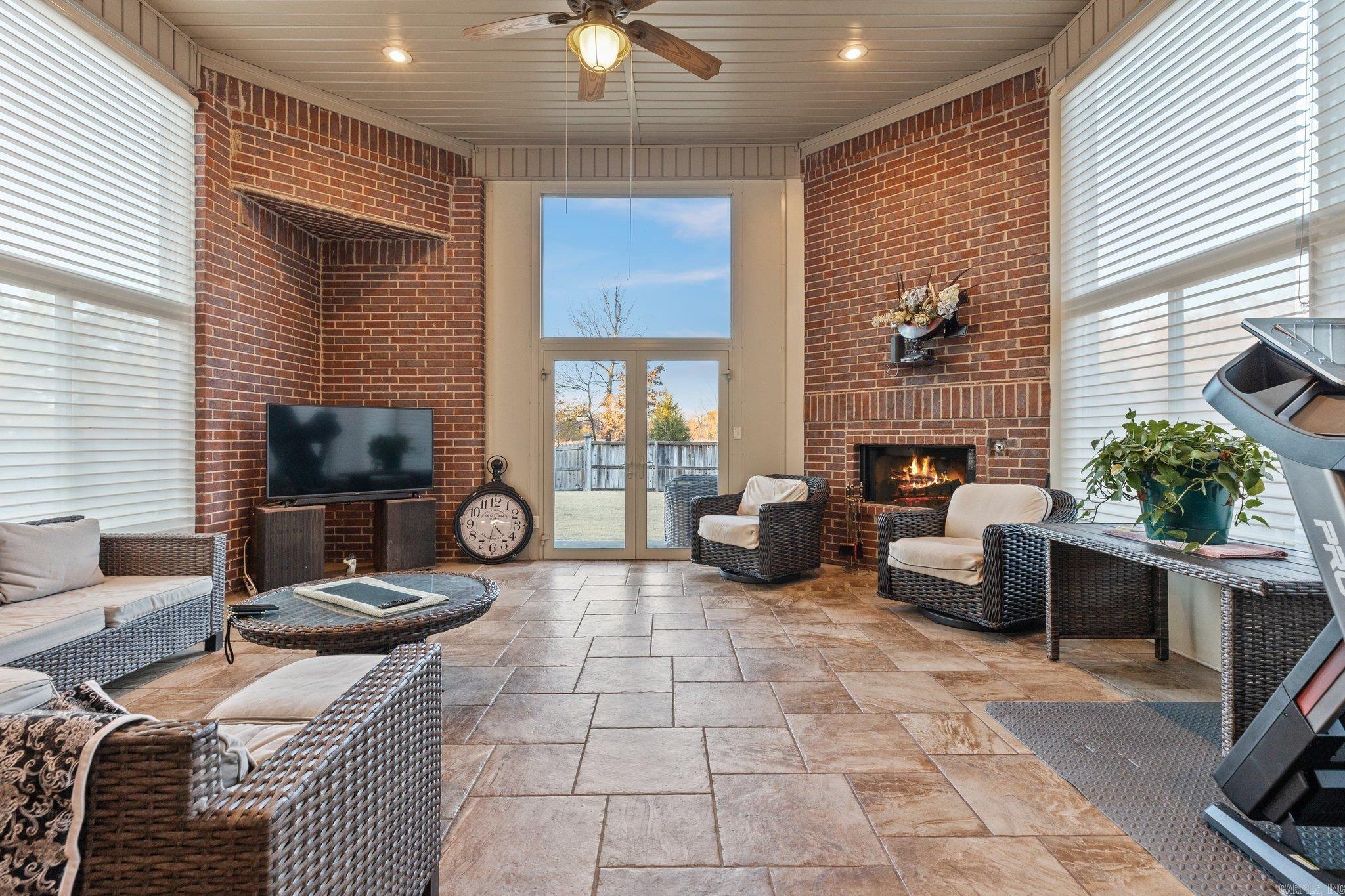 223 Corondelet Lane