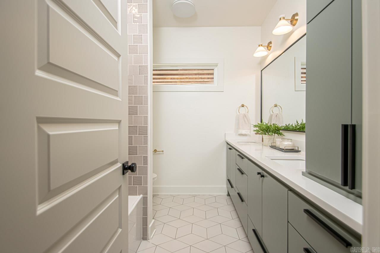 3540 Sylvia Springs
