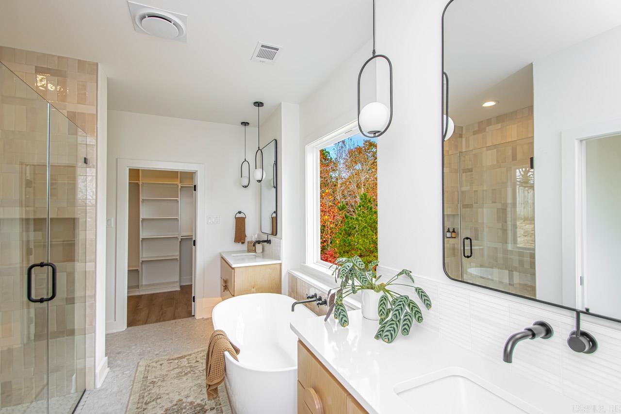 3540 Sylvia Springs