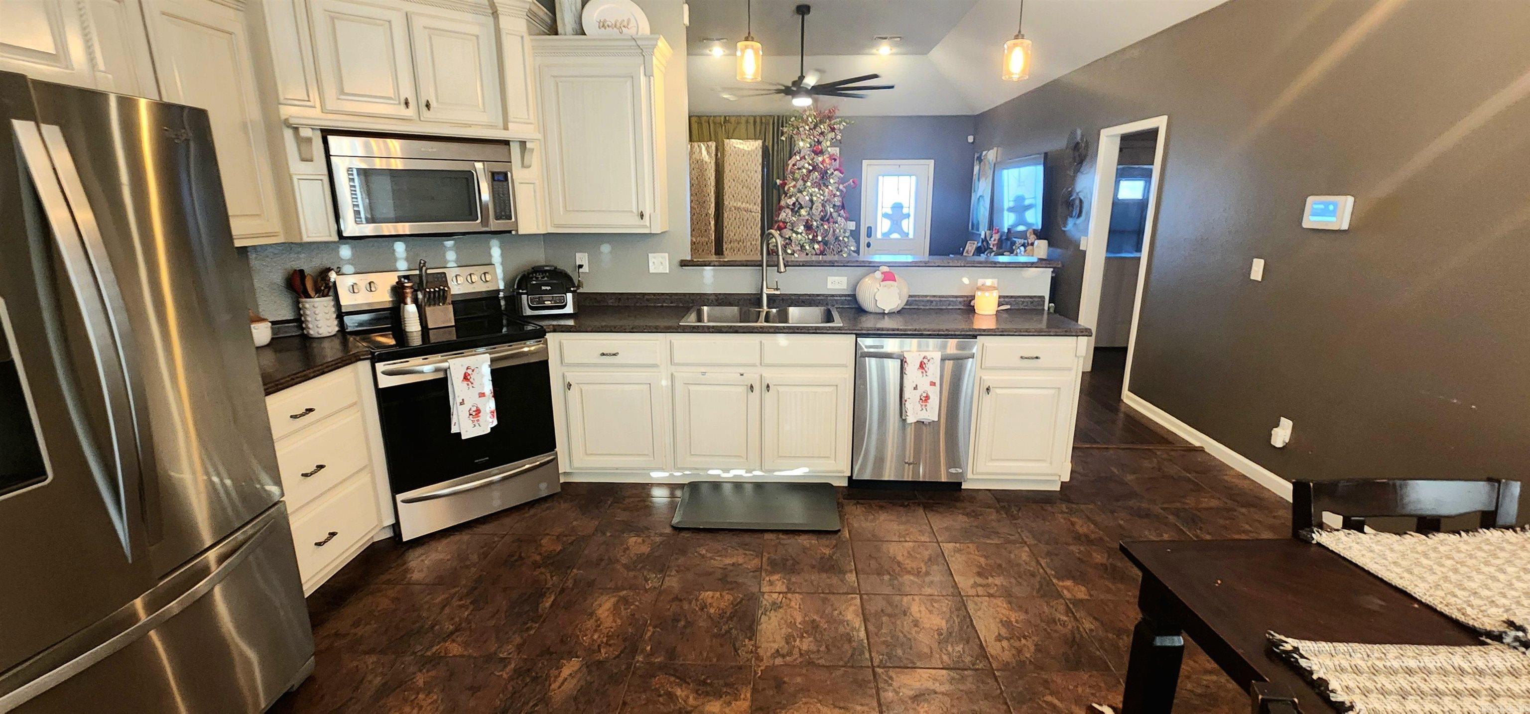 2574 Highway 284 Highway