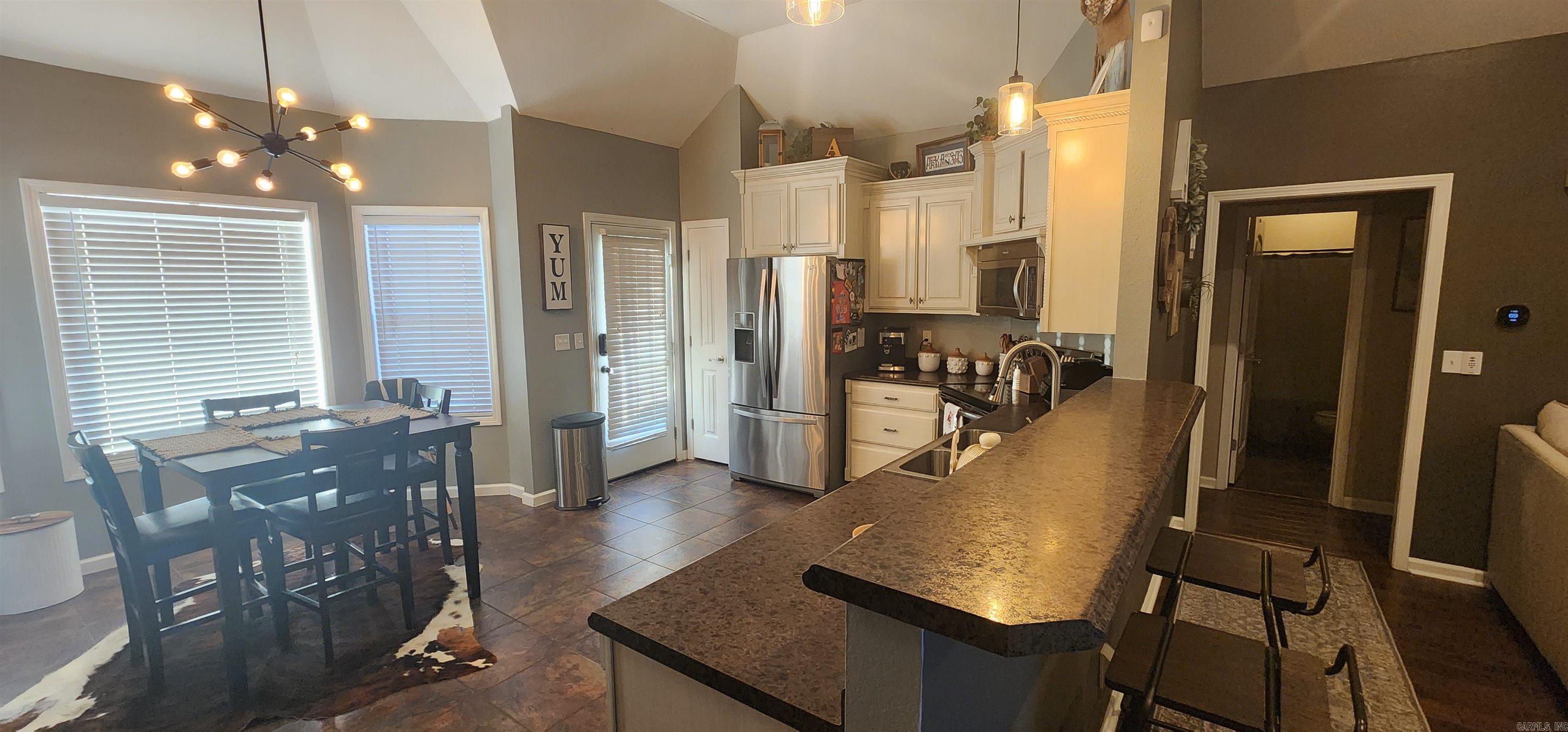 2574 Highway 284 Highway