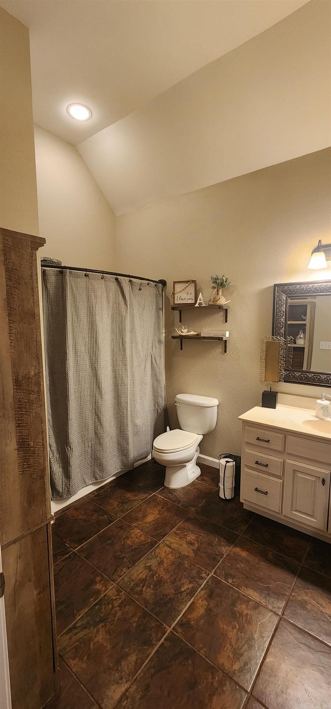 2574 Highway 284 Highway