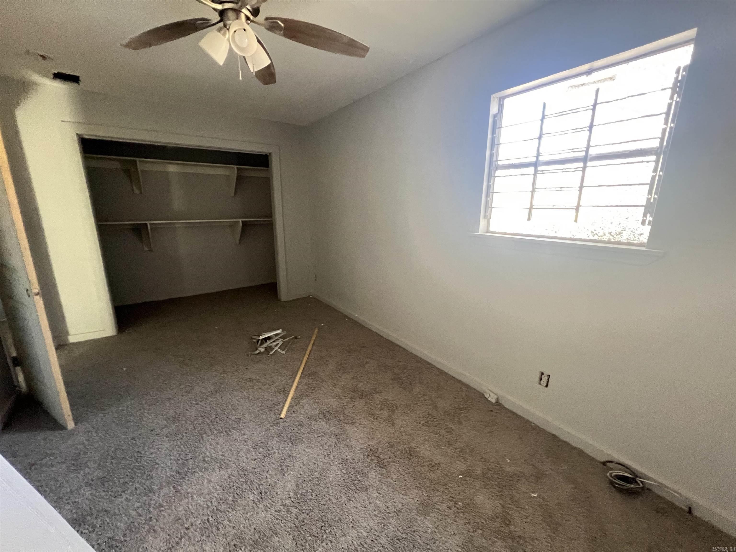 3217 S summit Street