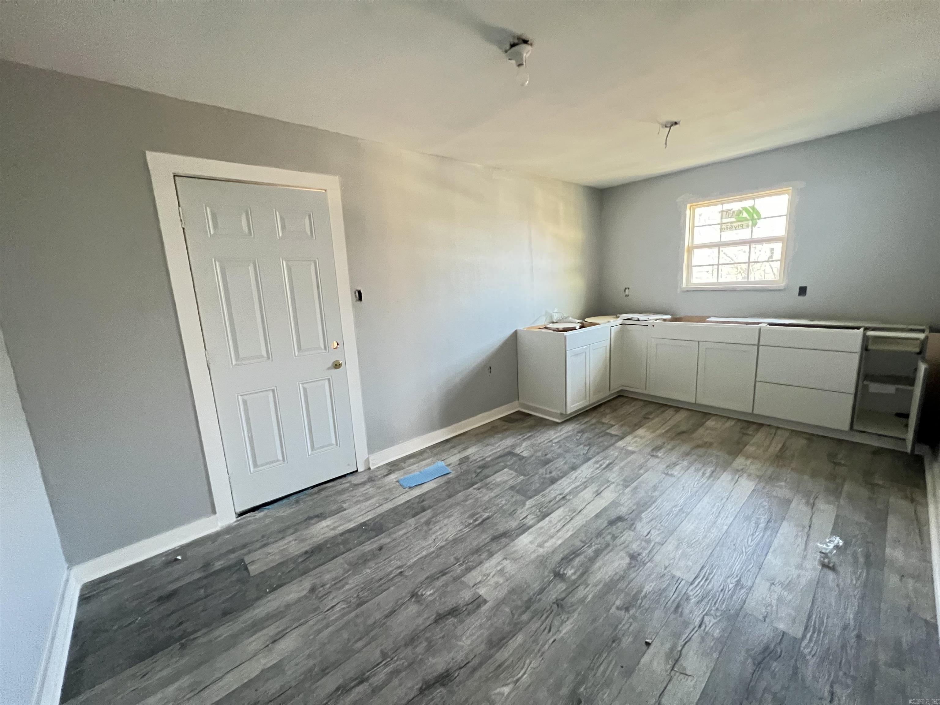 3217 S summit Street