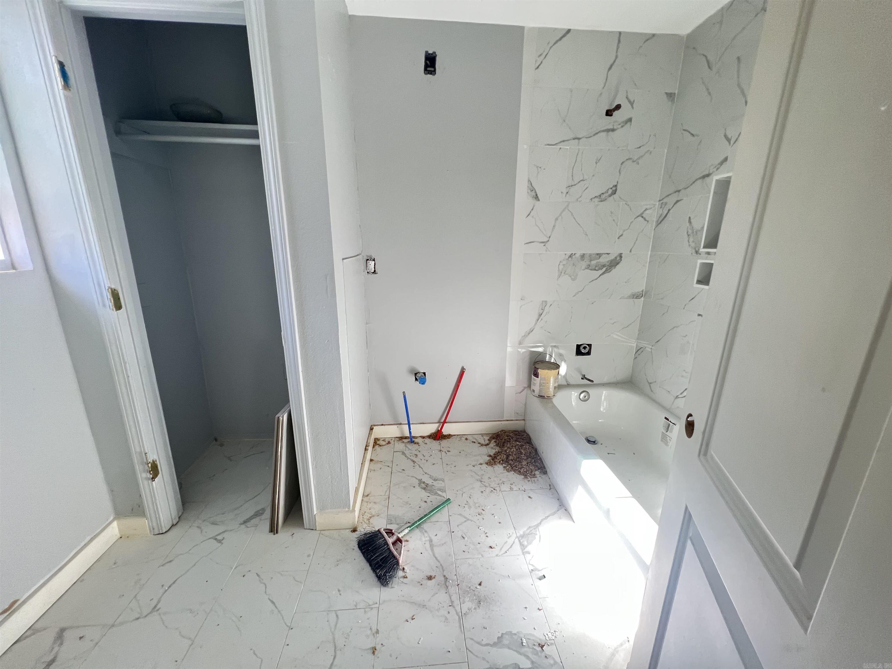 3217 S summit Street