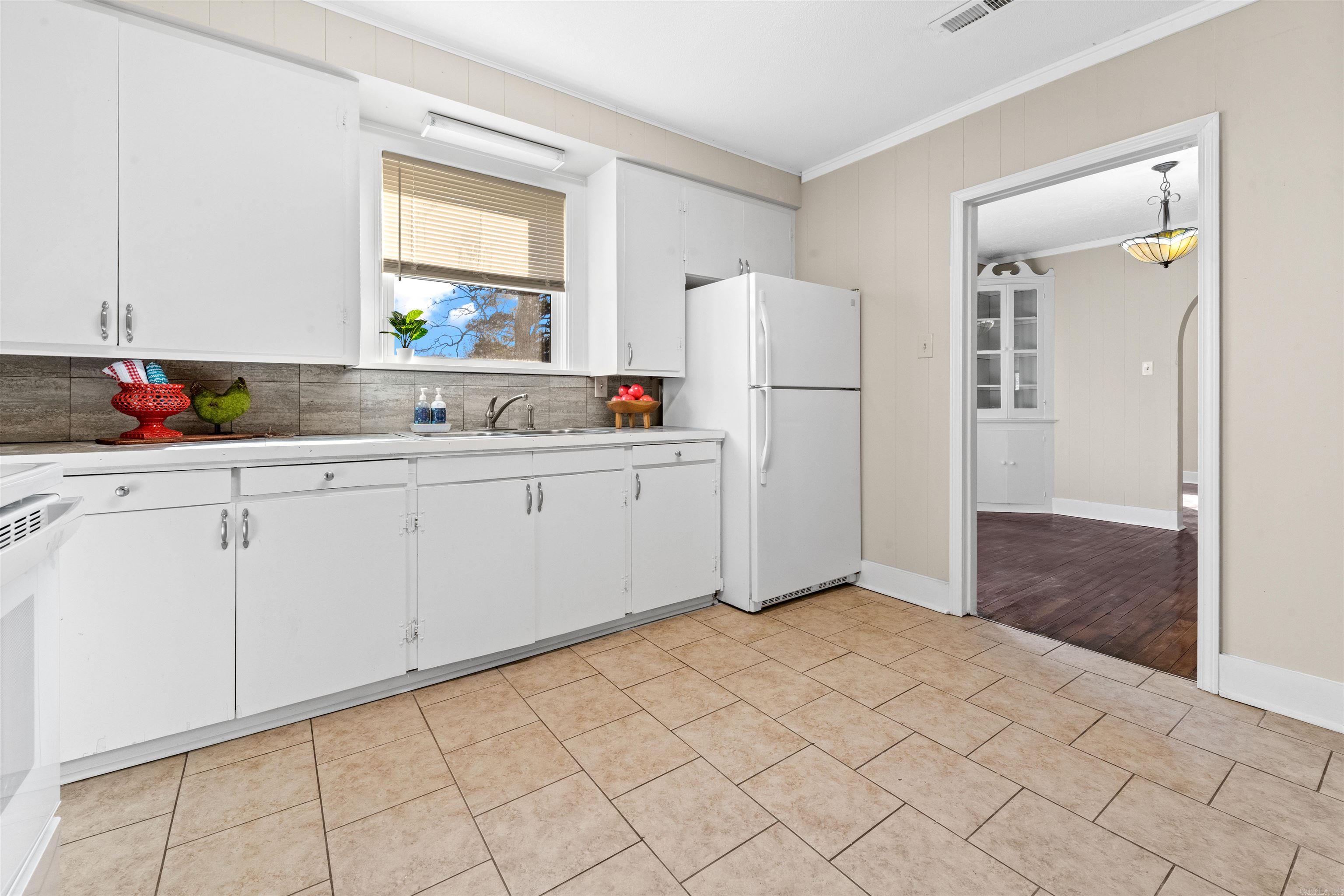 1423 W Short 17th