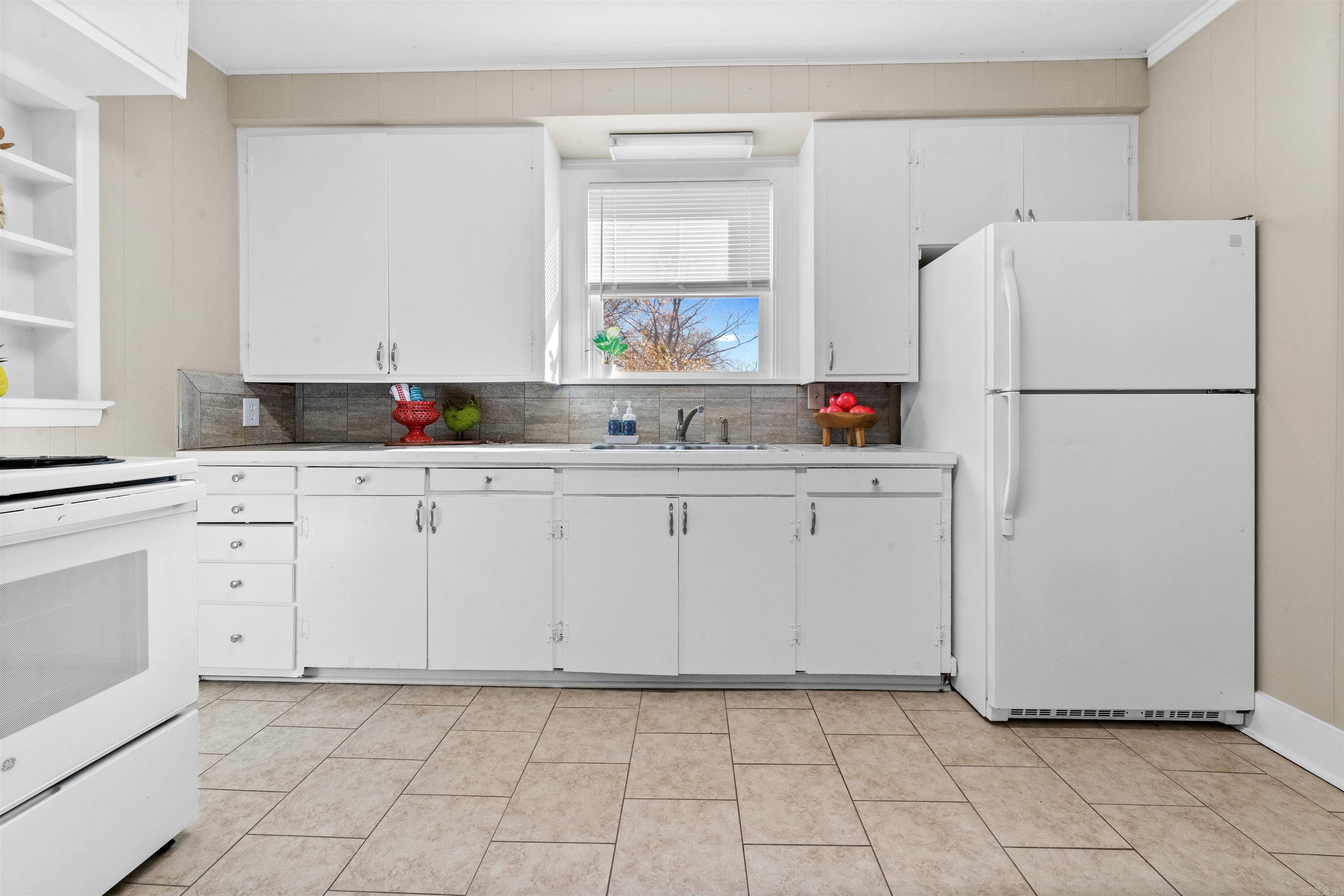 1423 W Short 17th