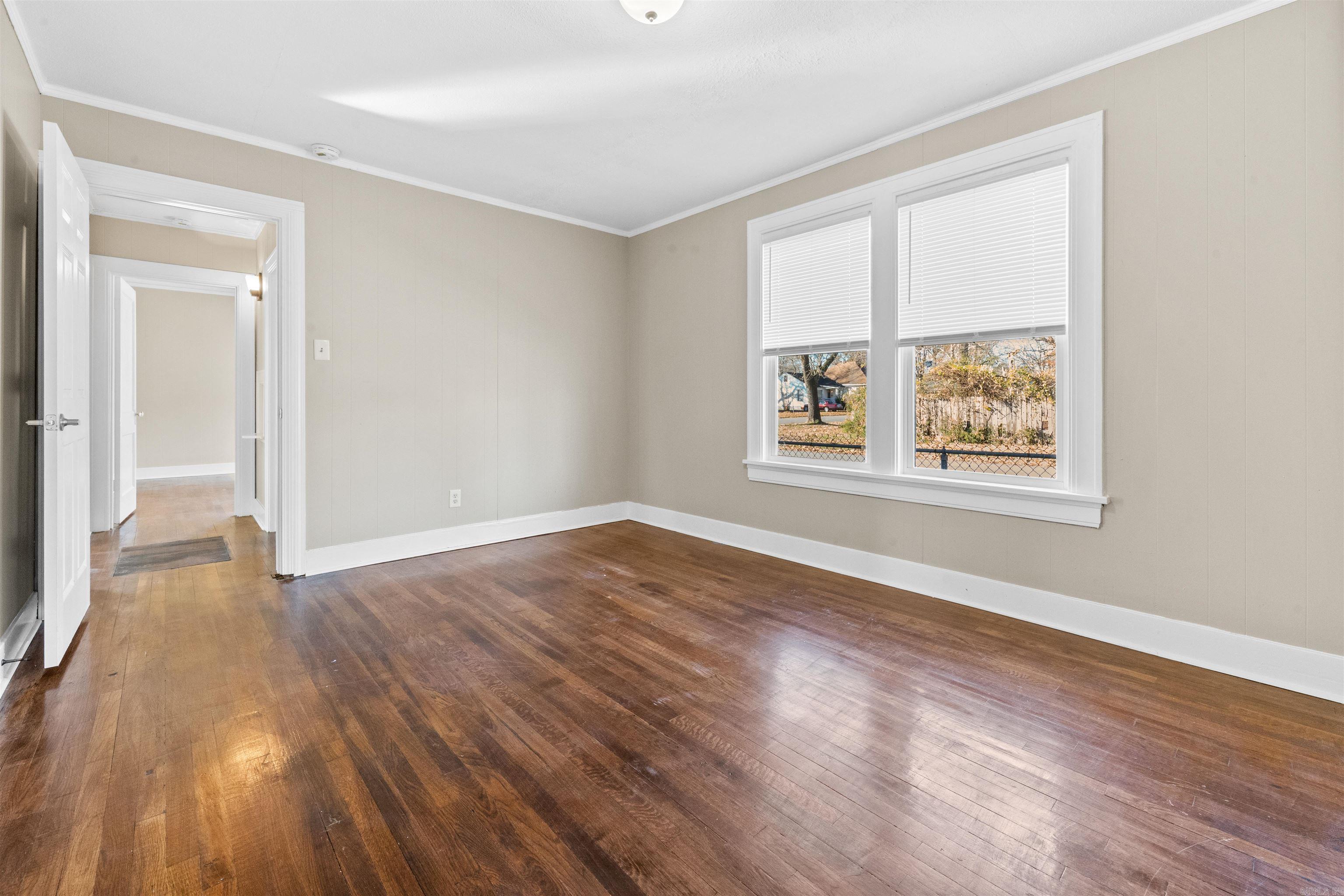 1423 W Short 17th