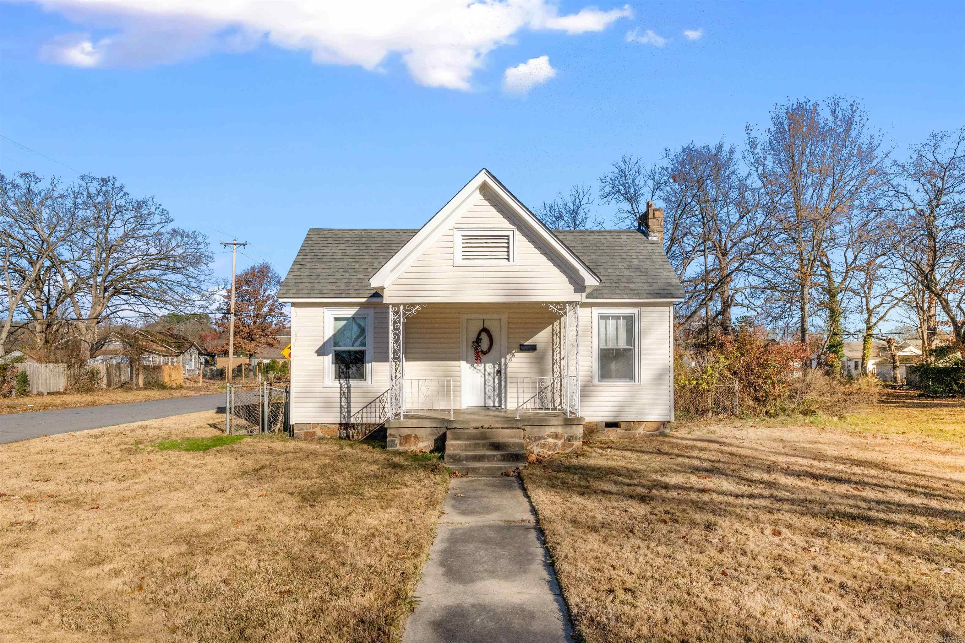 1423 W Short 17th