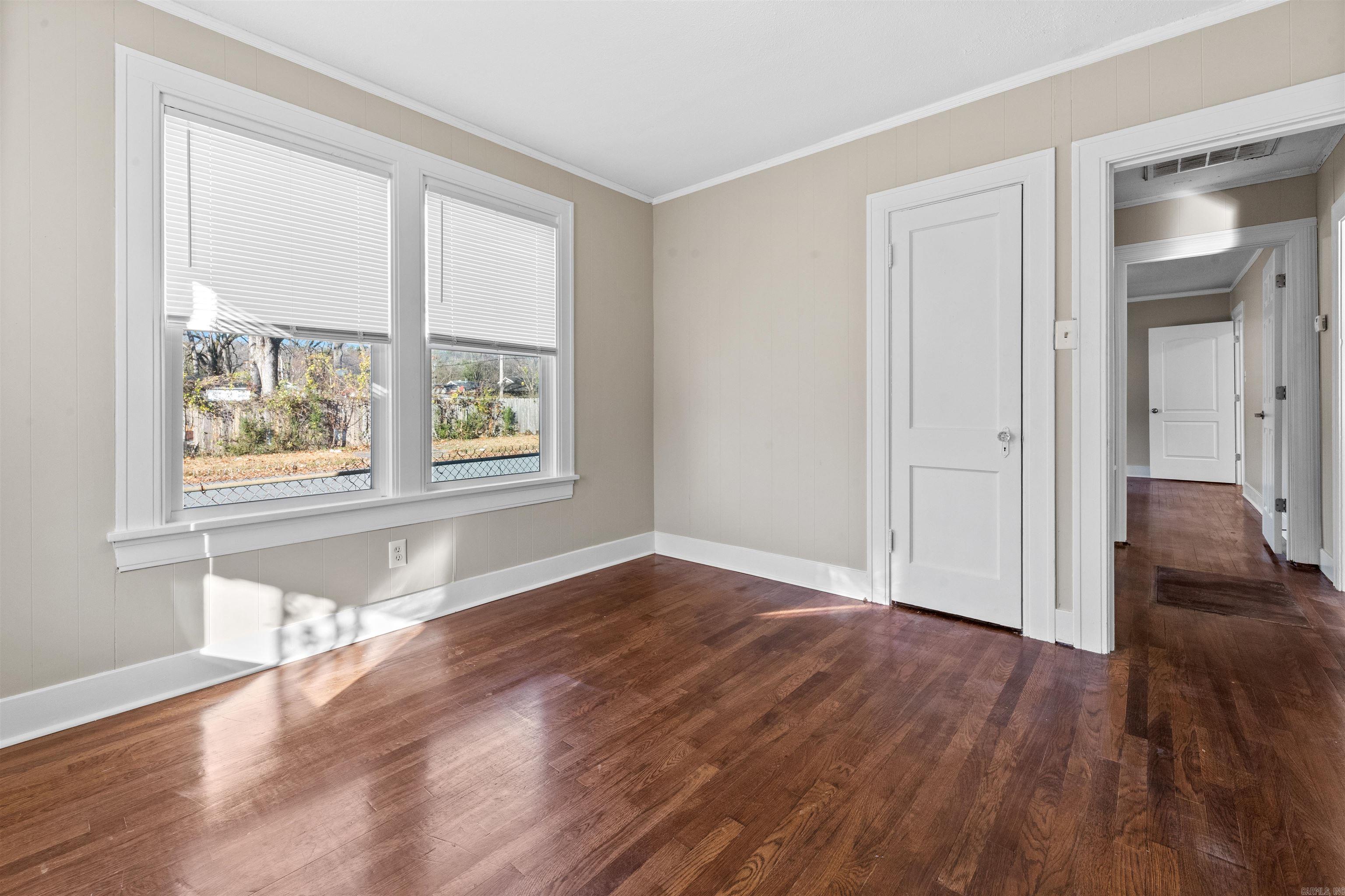 1423 W Short 17th