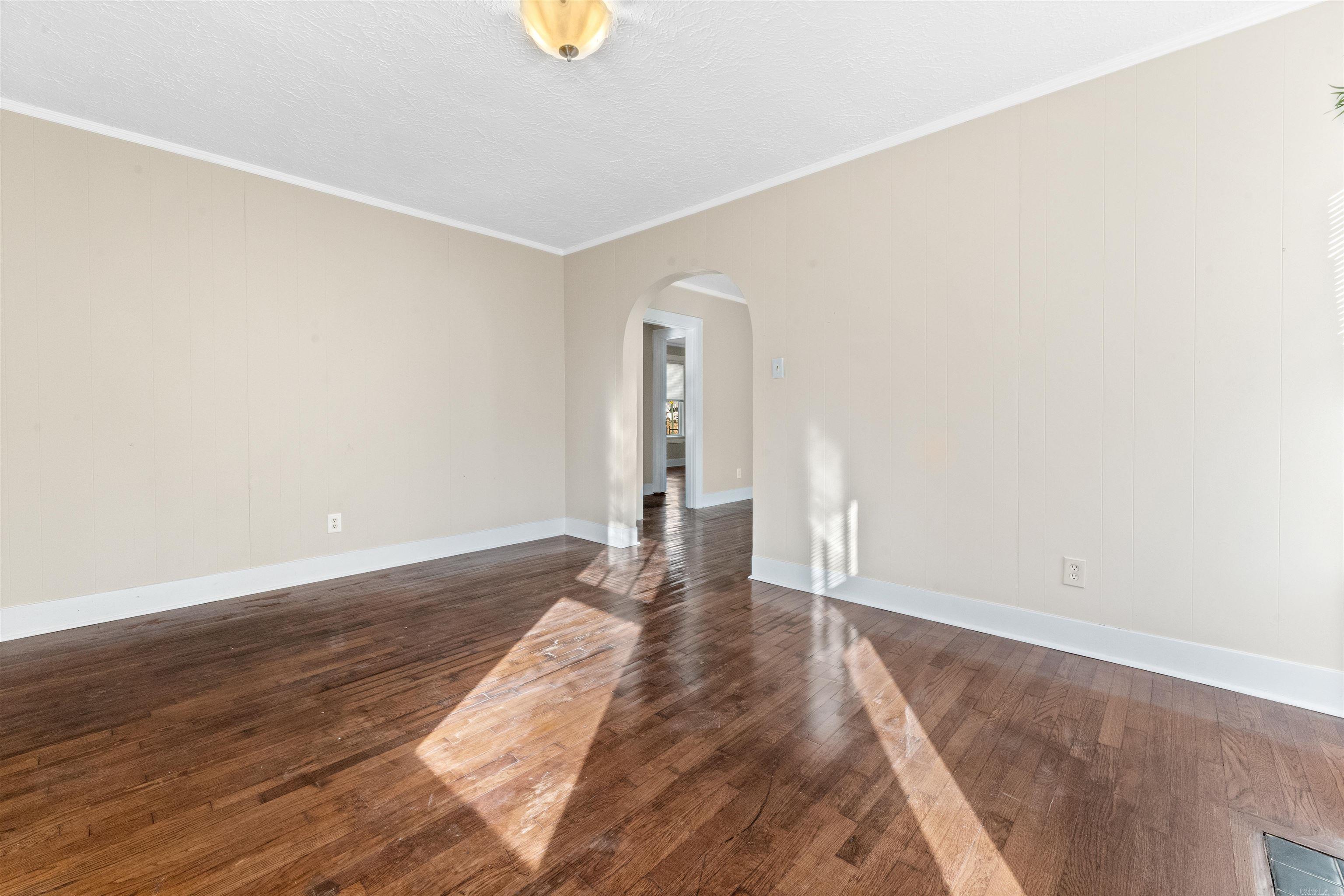 1423 W Short 17th
