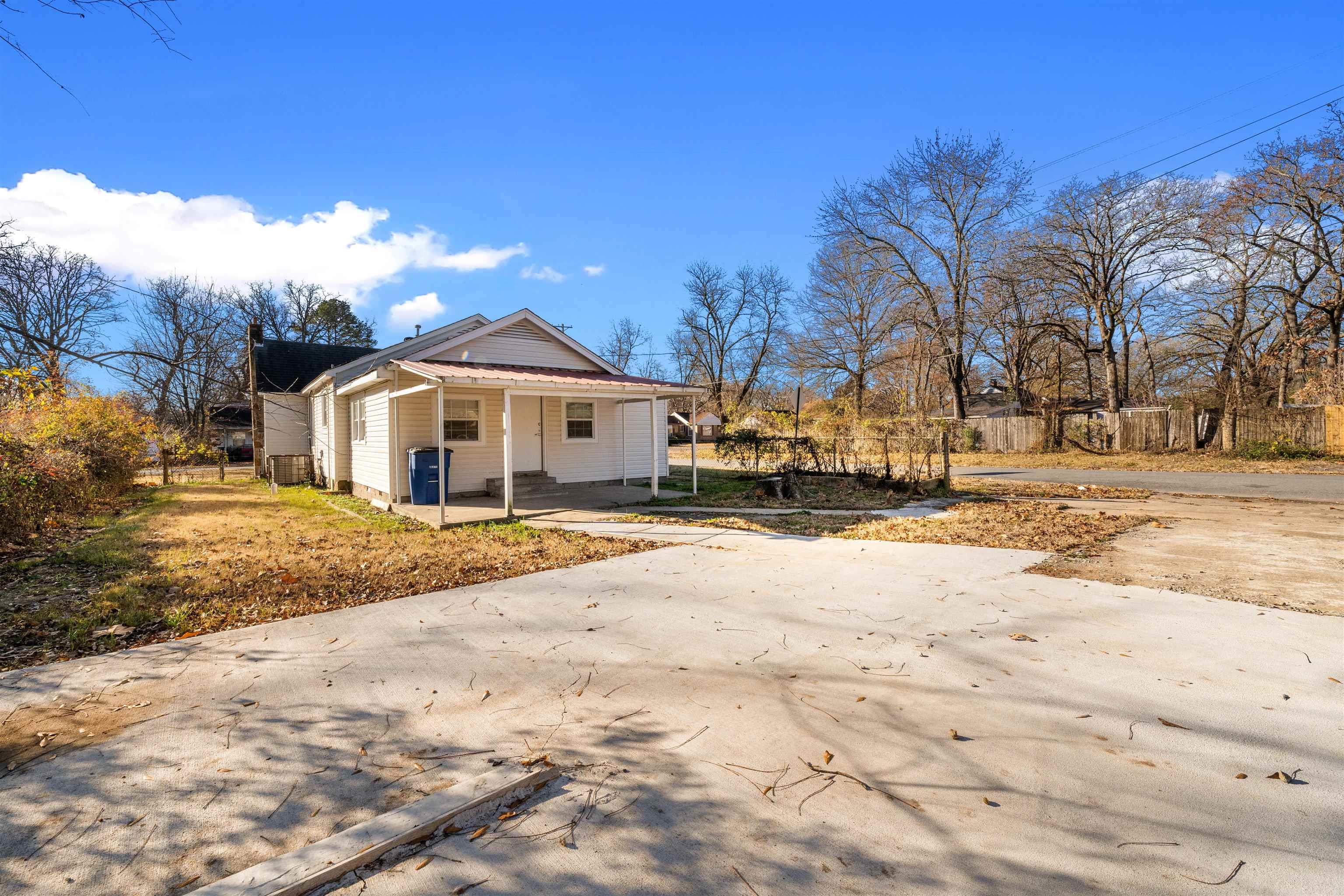 1423 W Short 17th