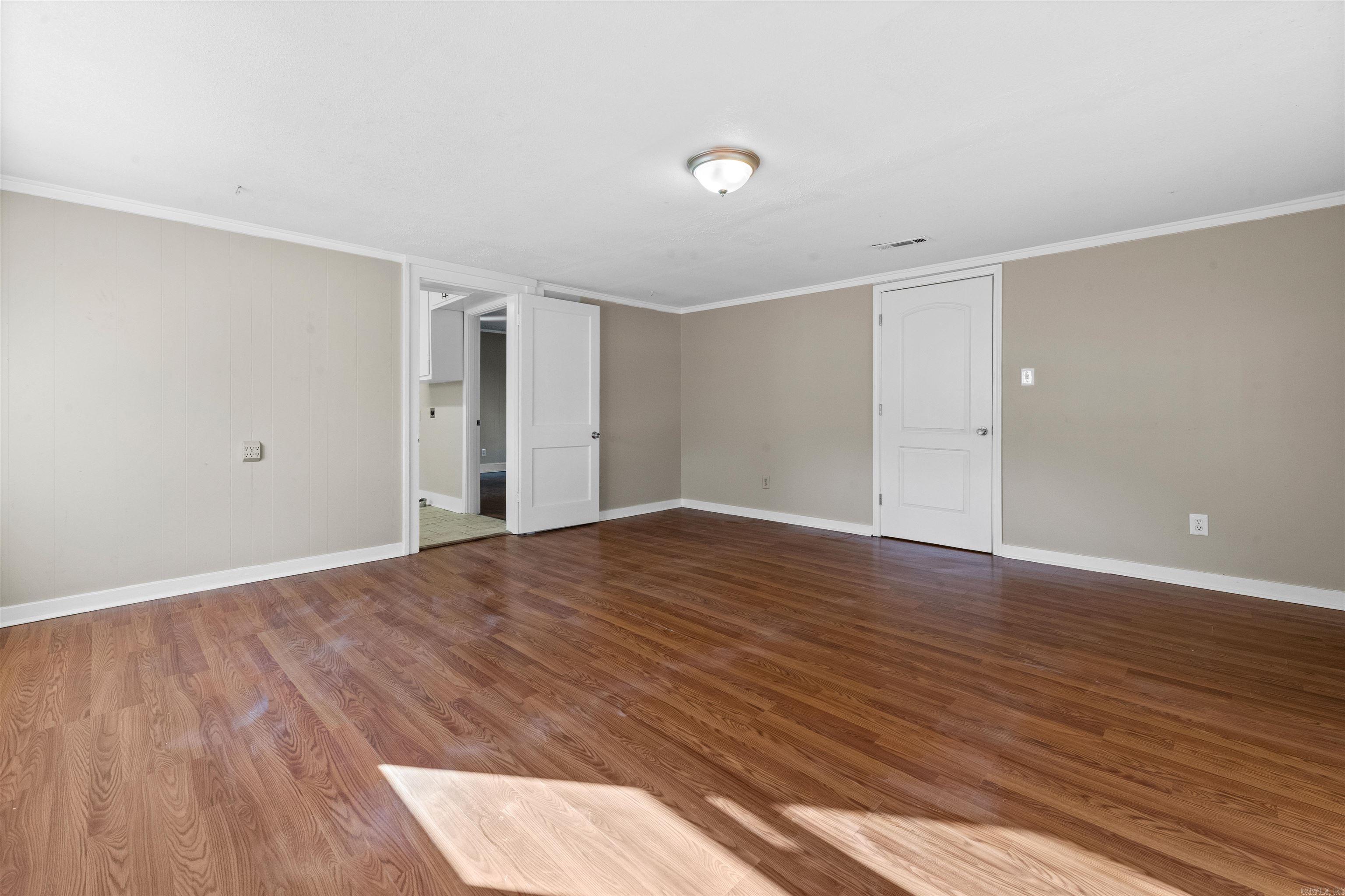 1423 W Short 17th