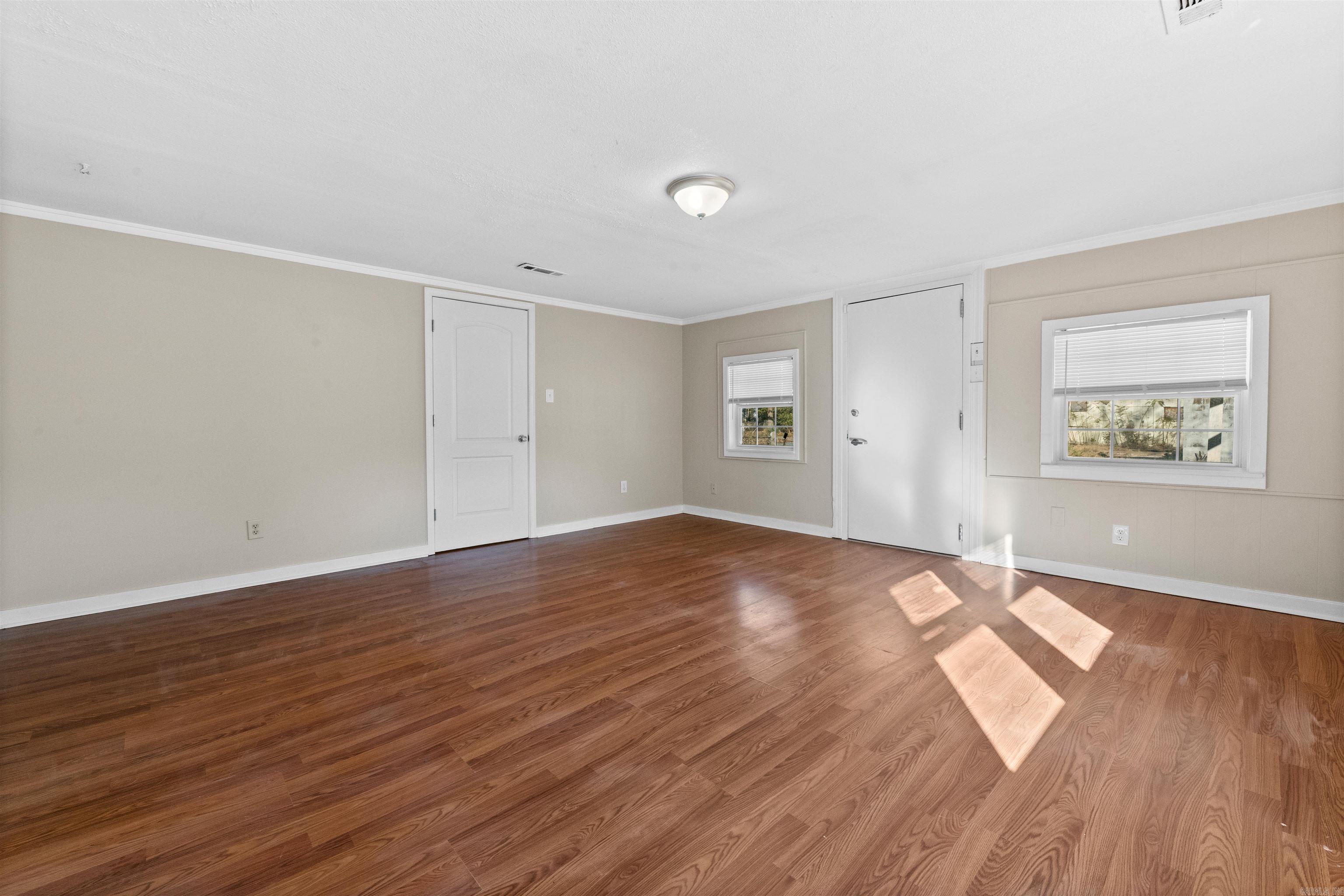 1423 W Short 17th
