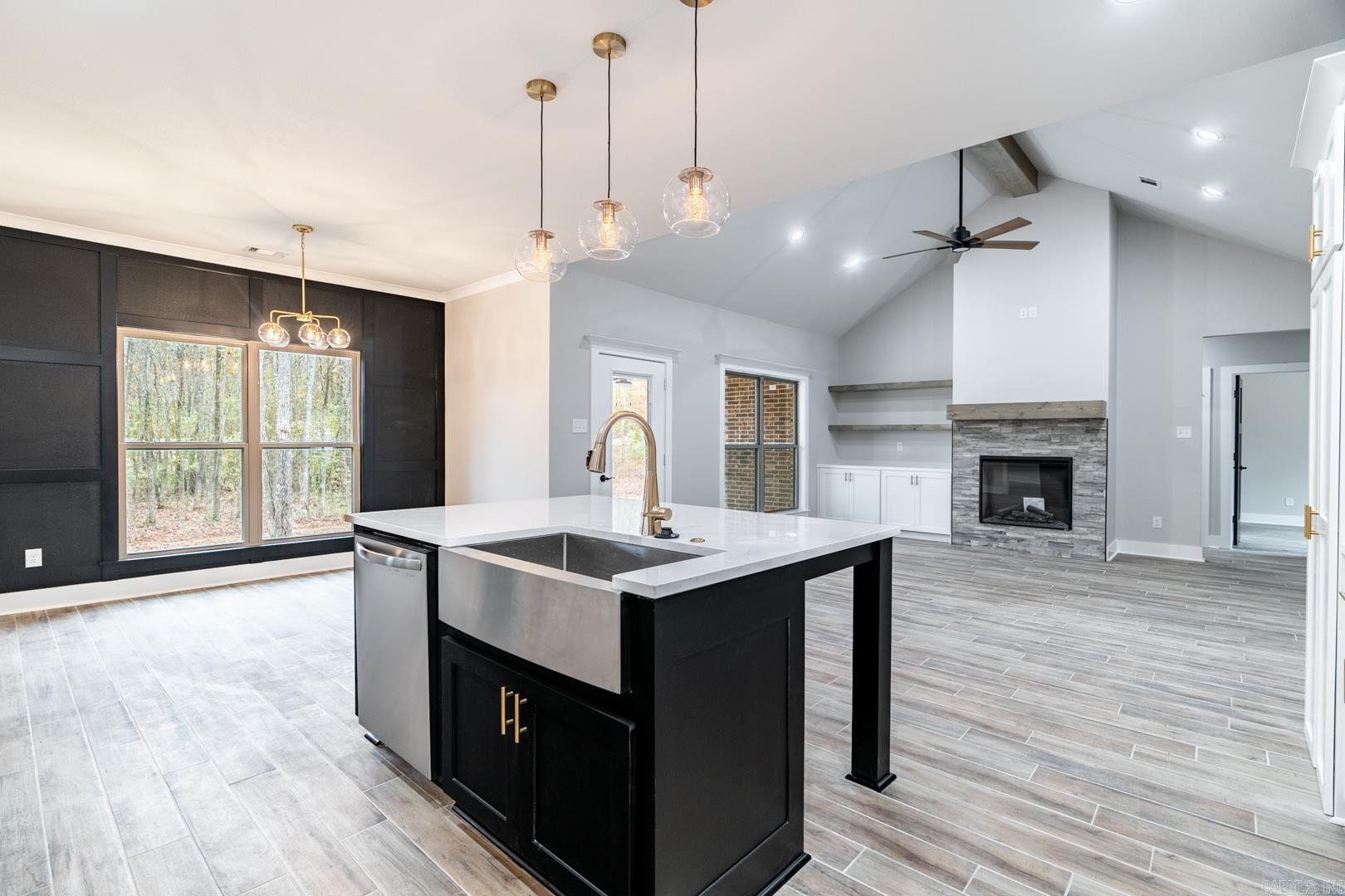 207 Heather Loop