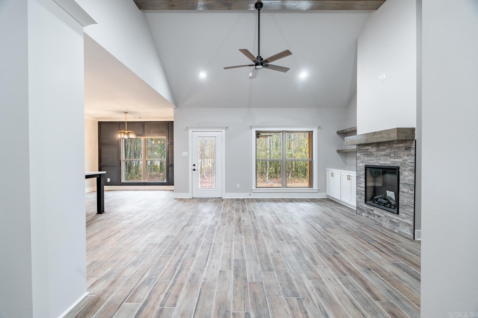 207 Heather Loop