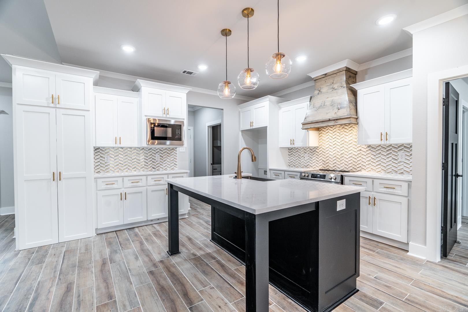 207 Heather Loop