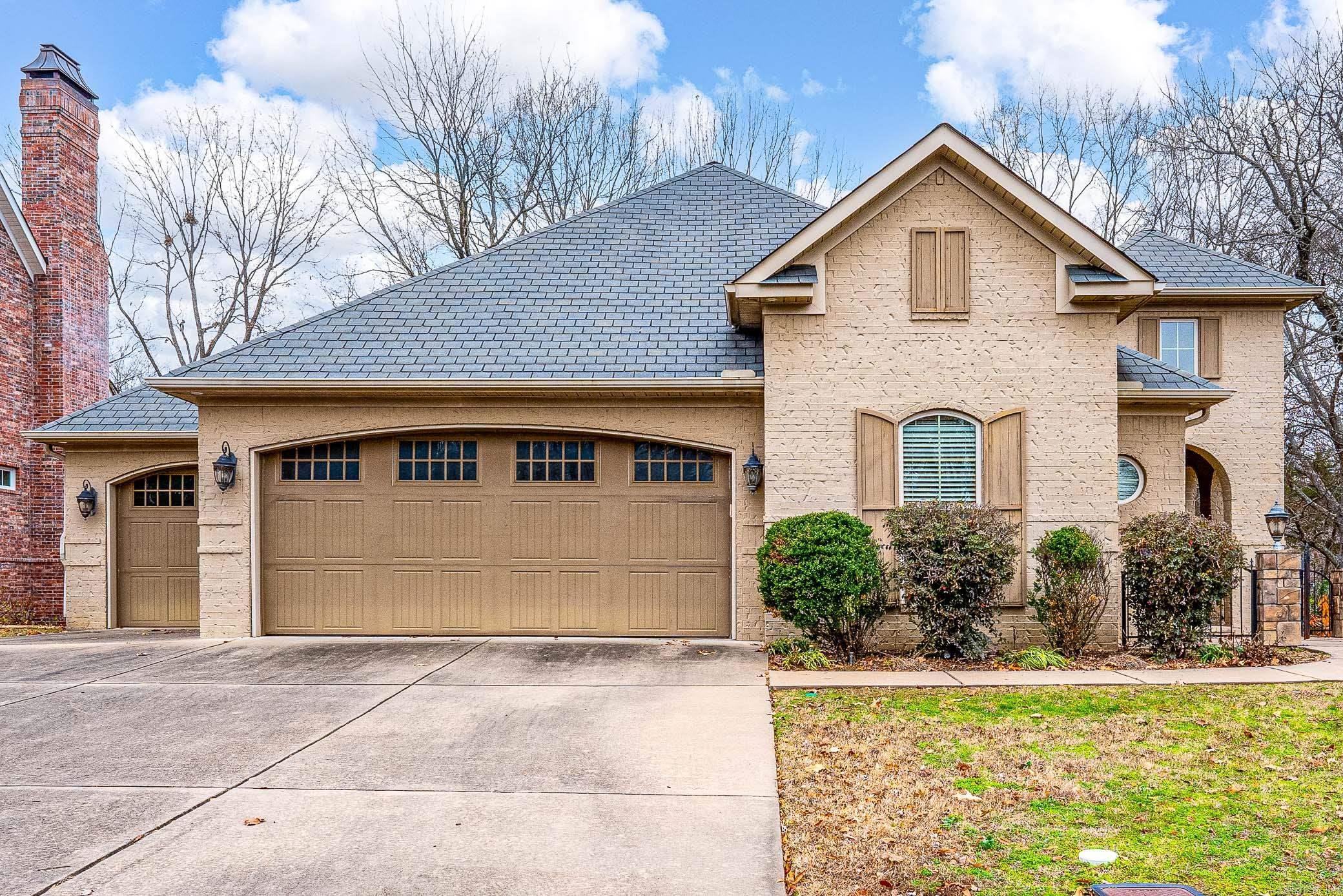 945 Chapel Hill Drive