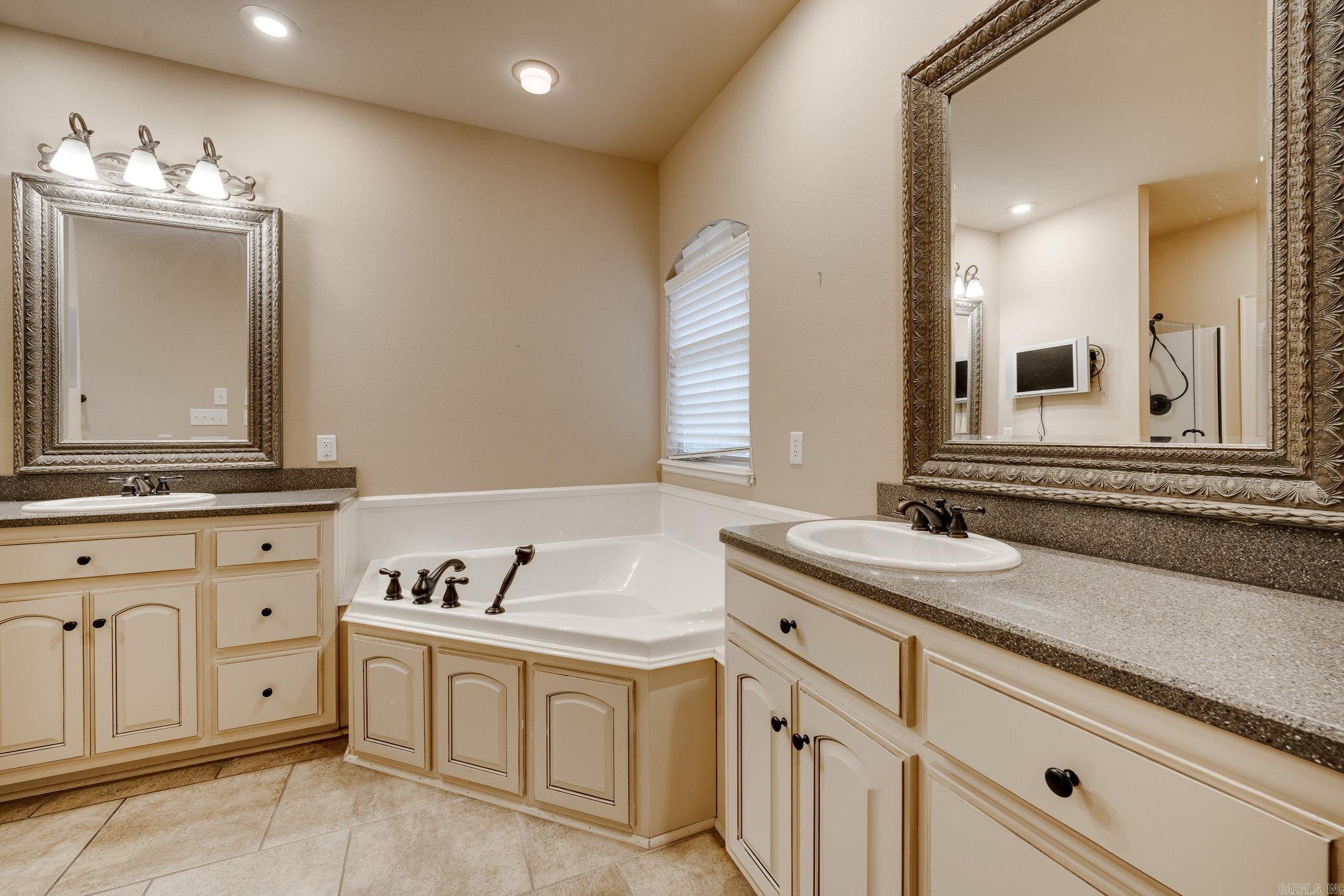 945 Chapel Hill Drive