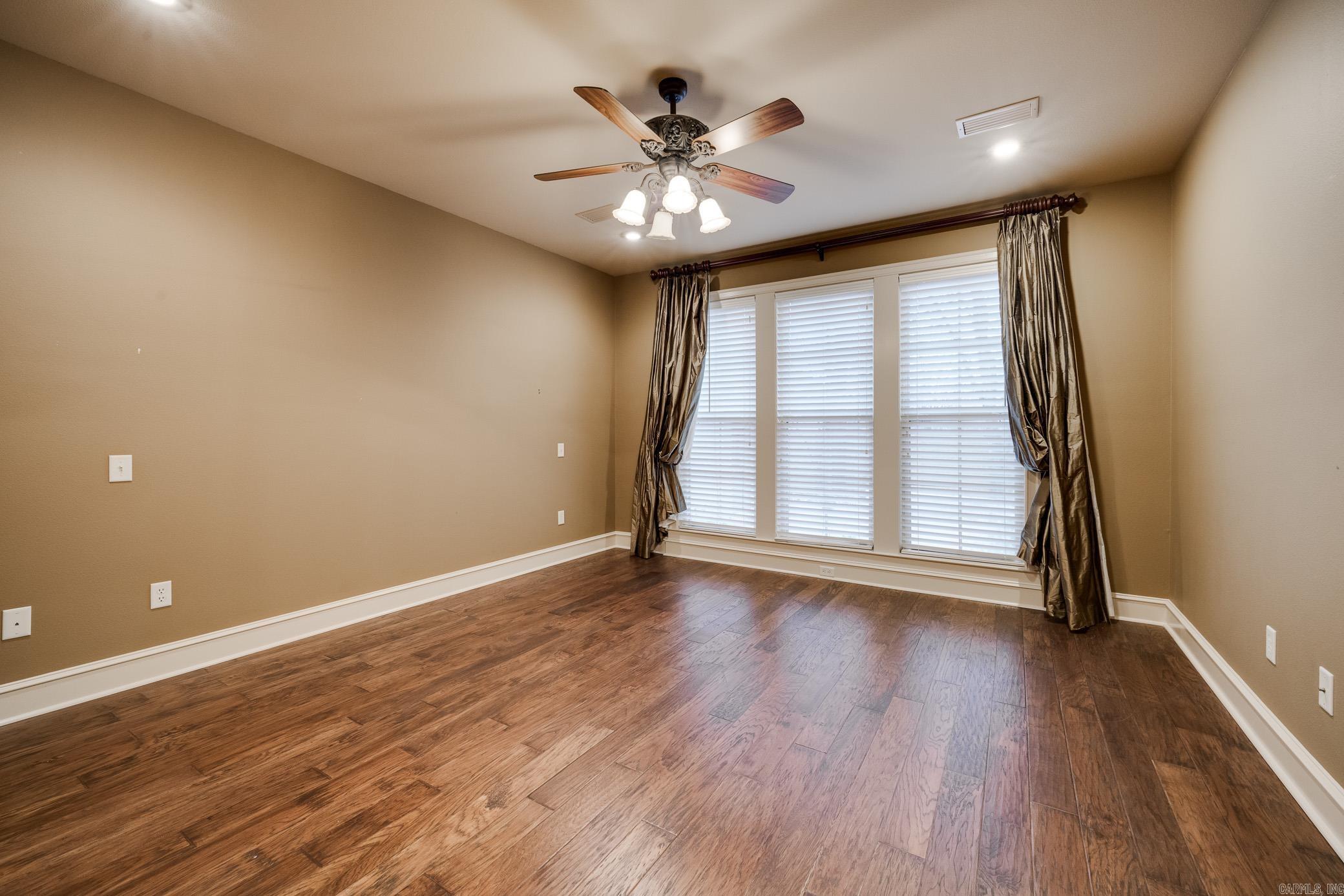 945 Chapel Hill Drive