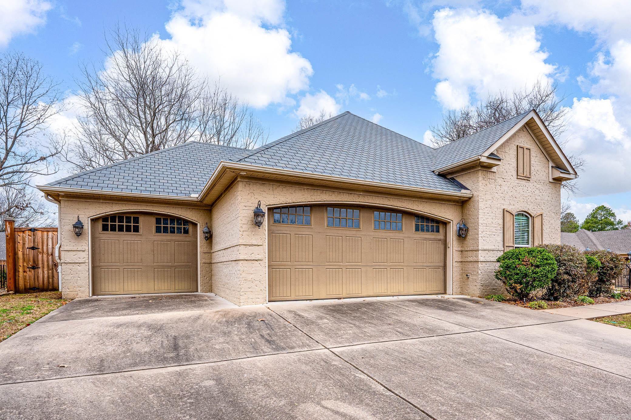 945 Chapel Hill Drive