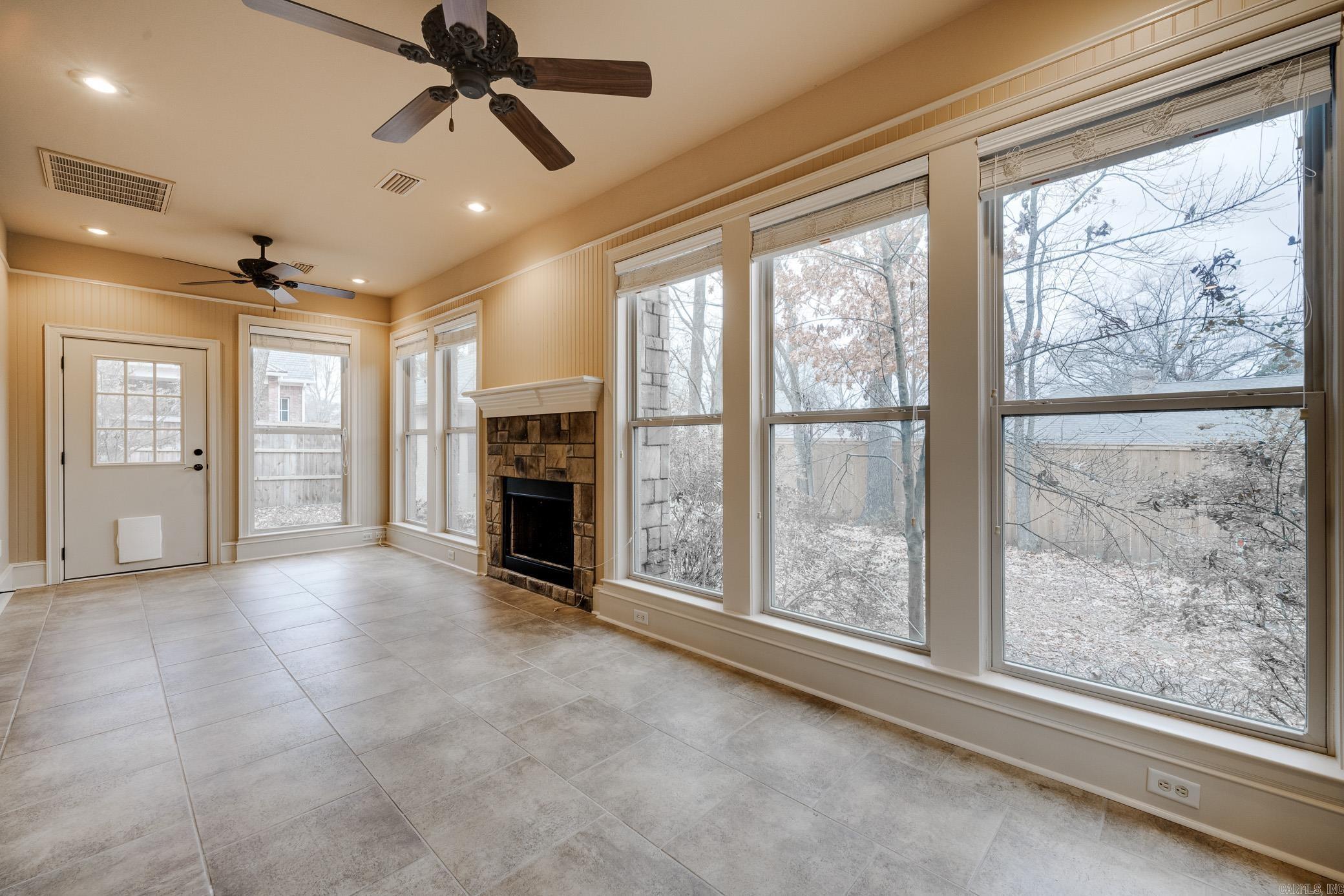 945 Chapel Hill Drive