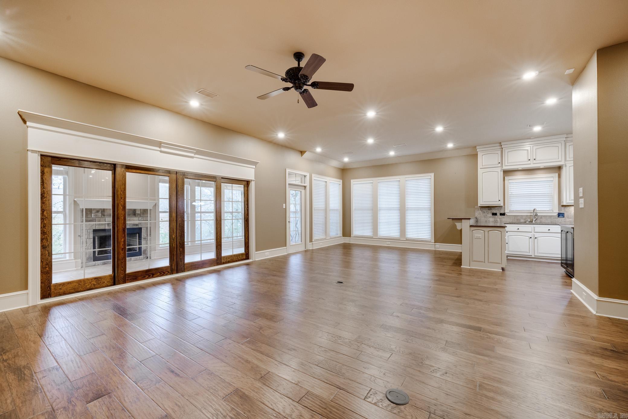 945 Chapel Hill Drive