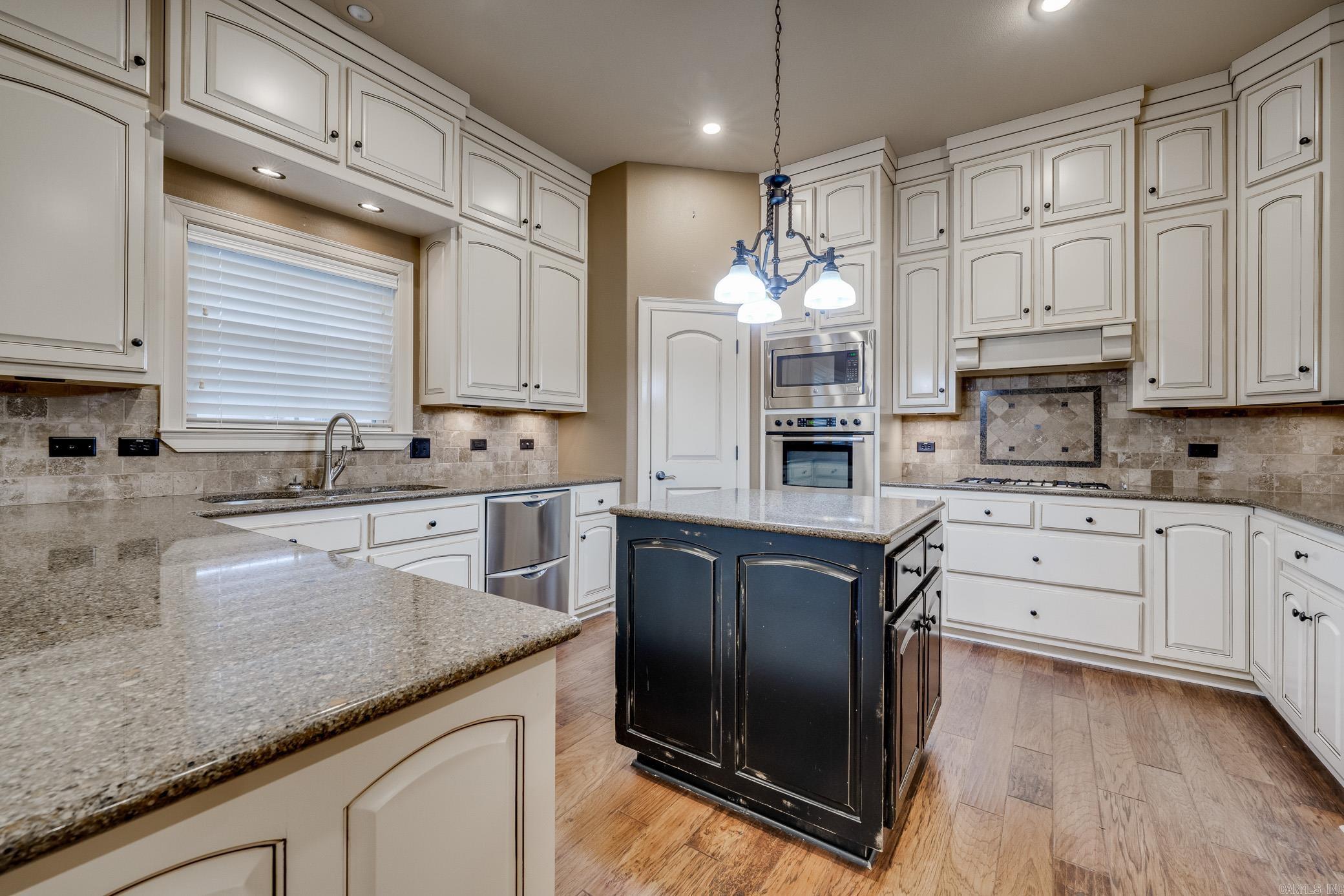 945 Chapel Hill Drive