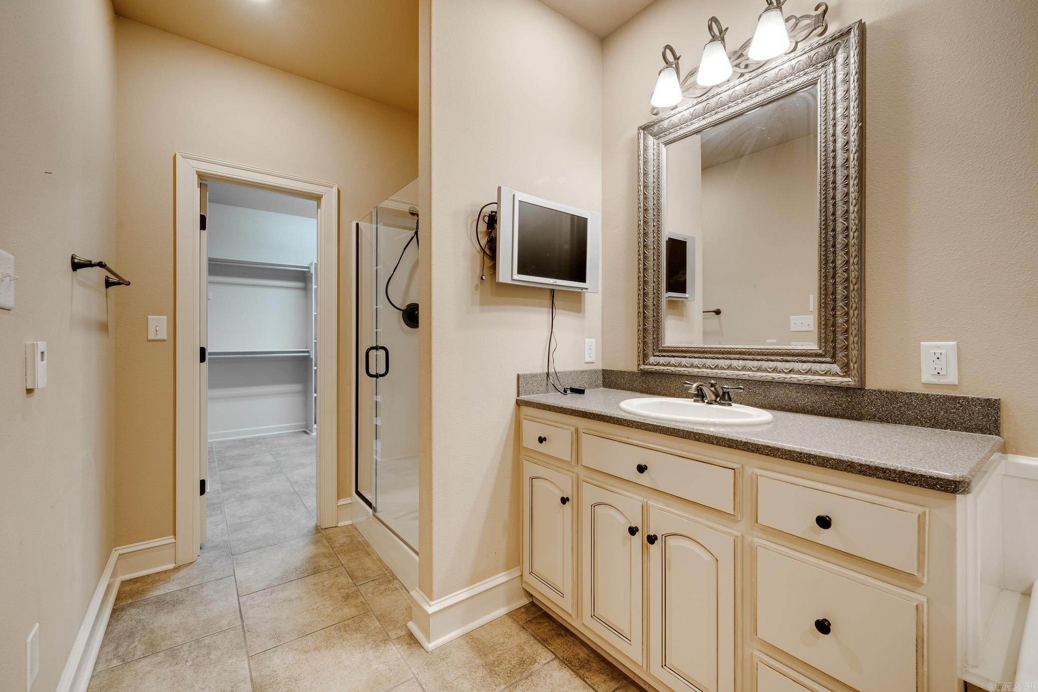 945 Chapel Hill Drive