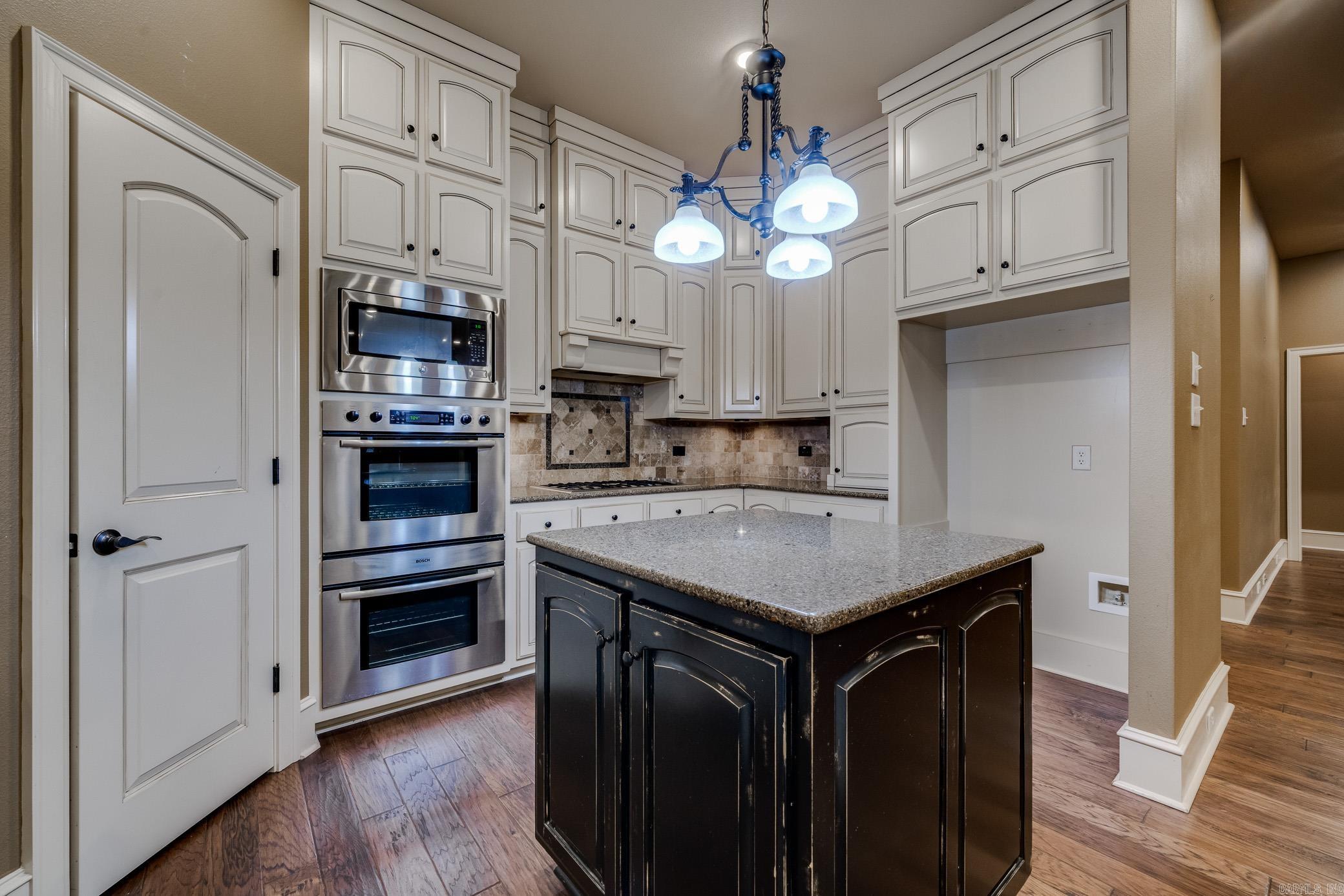 945 Chapel Hill Drive