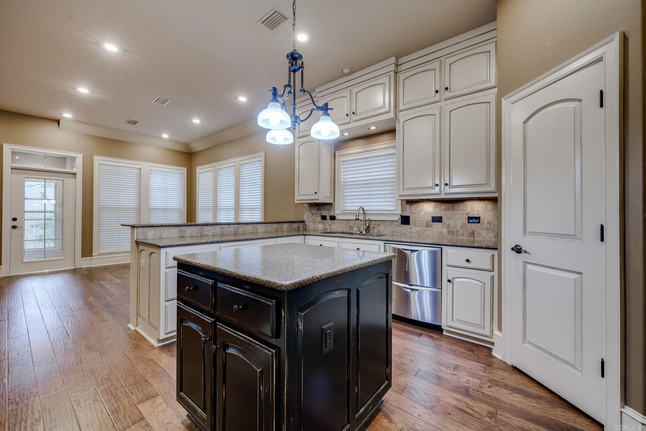 945 Chapel Hill Drive