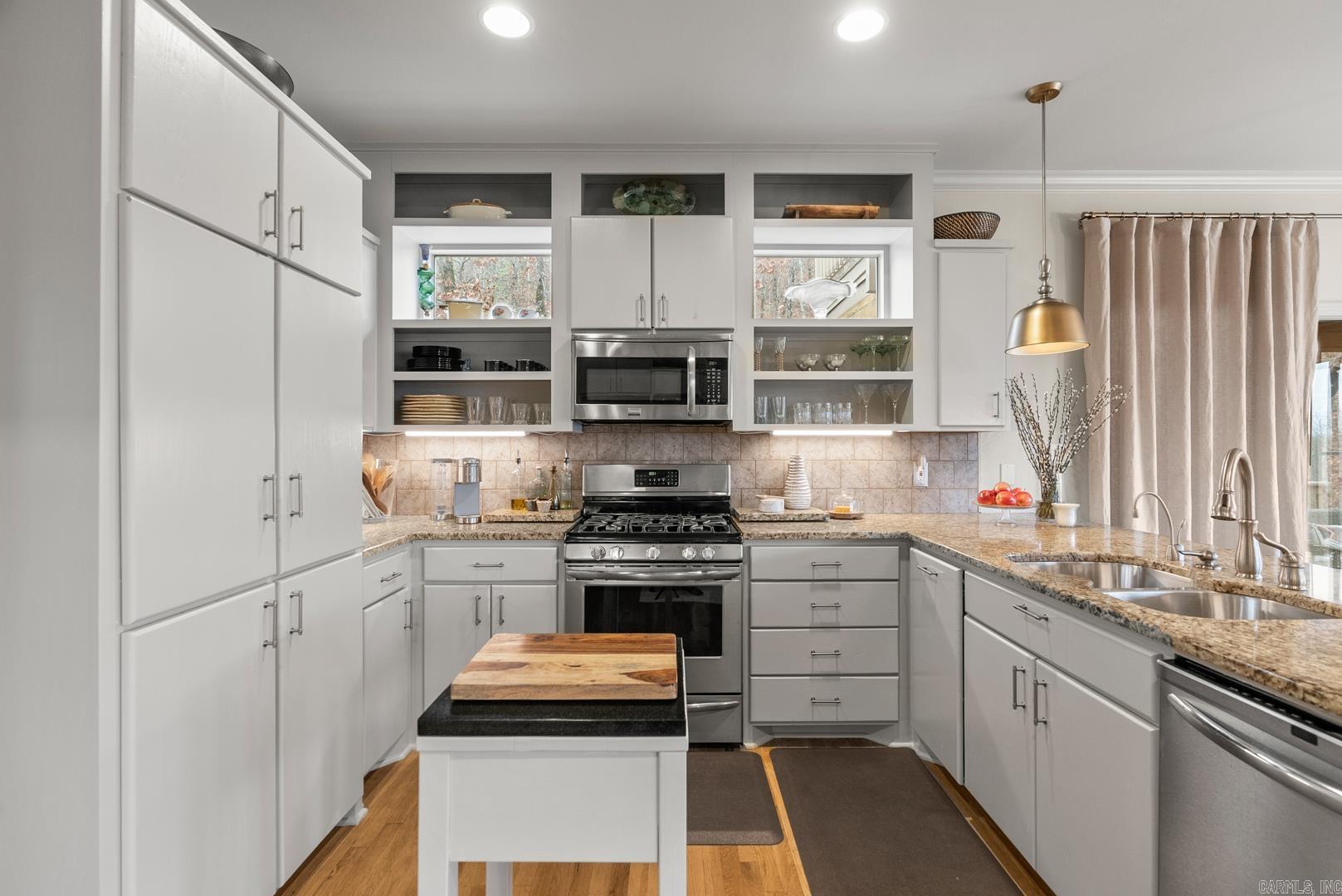 34617 Heinze Cove