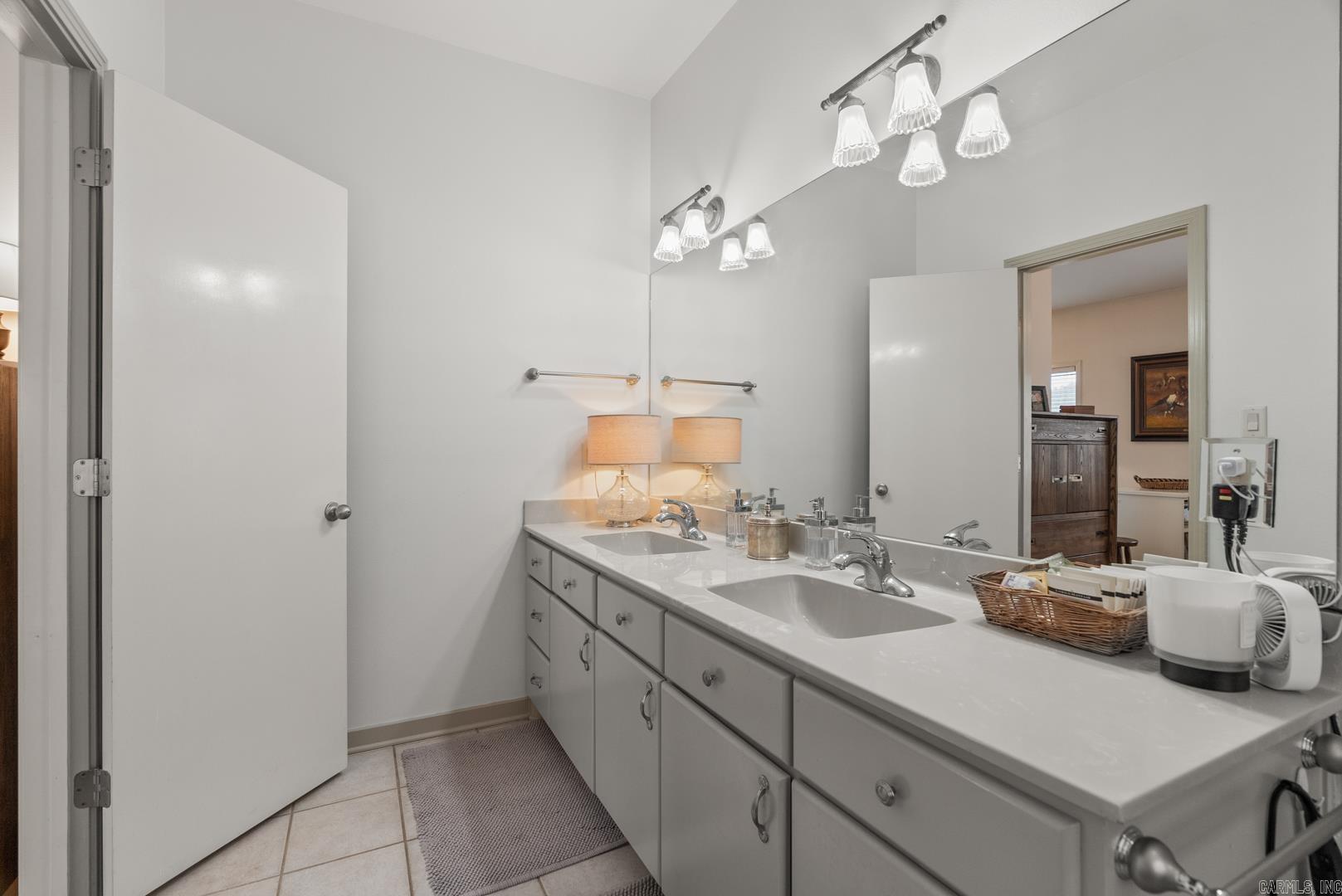 34617 Heinze Cove