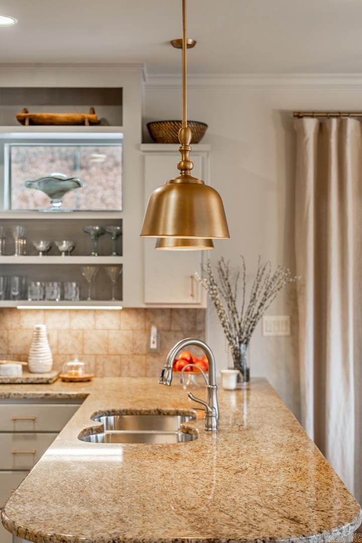 34617 Heinze Cove
