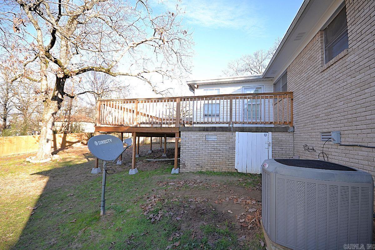 5701 N Locust