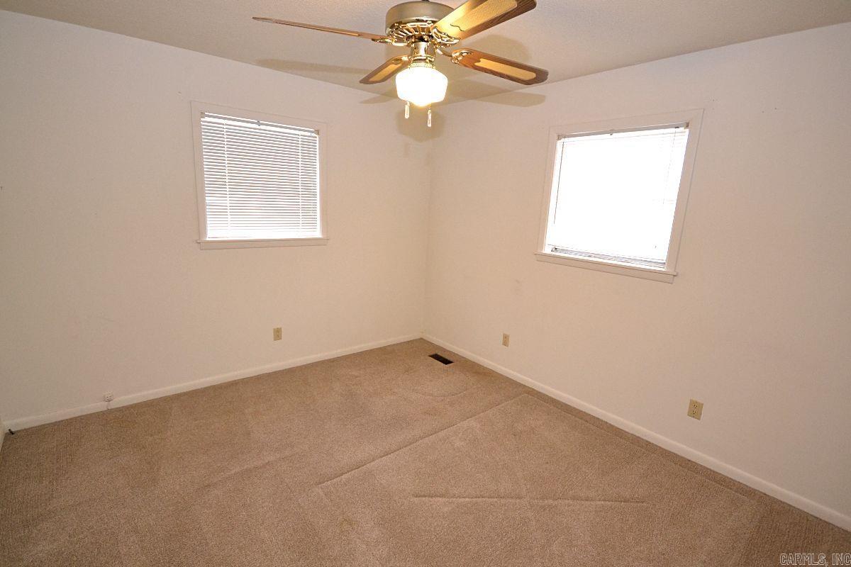 5701 N Locust