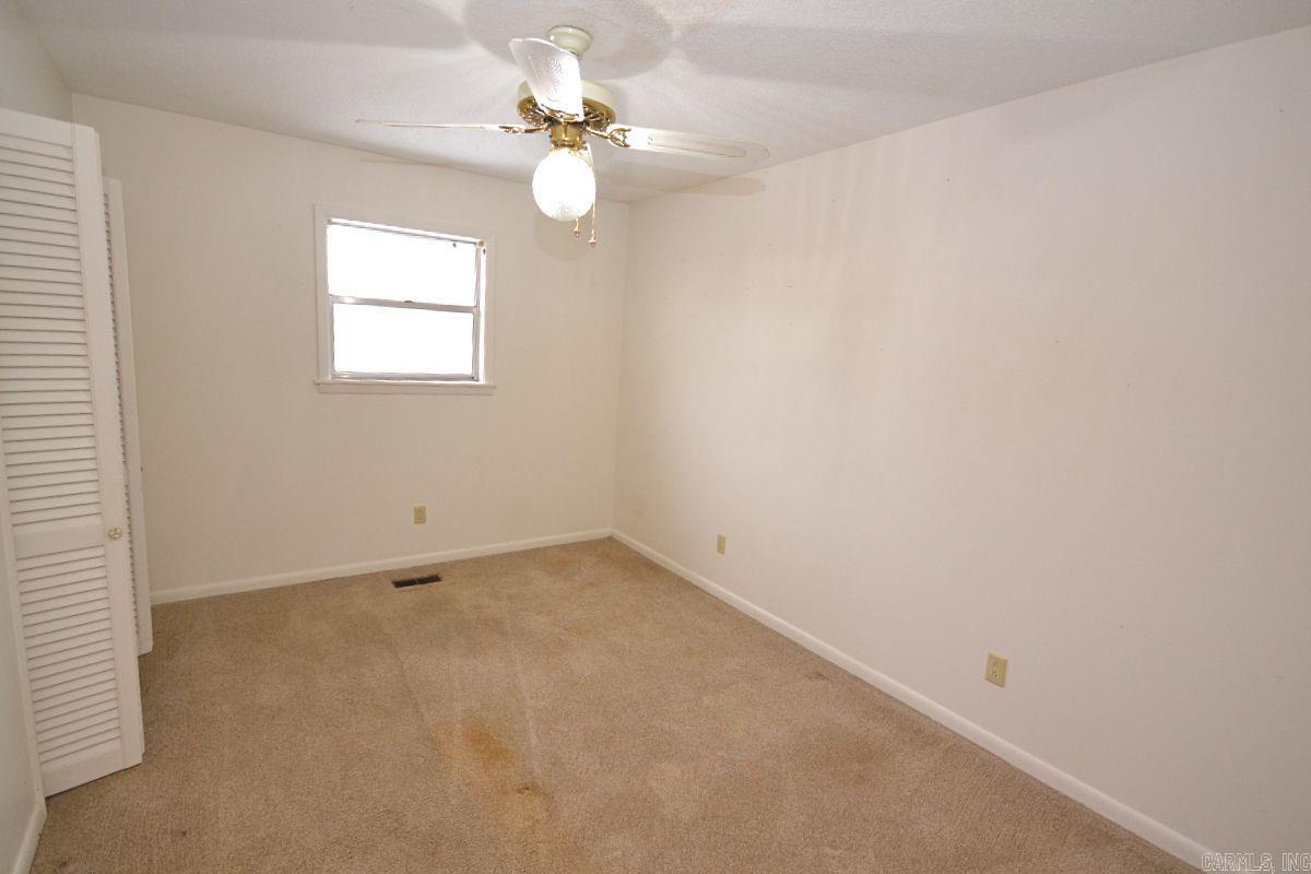 5701 N Locust