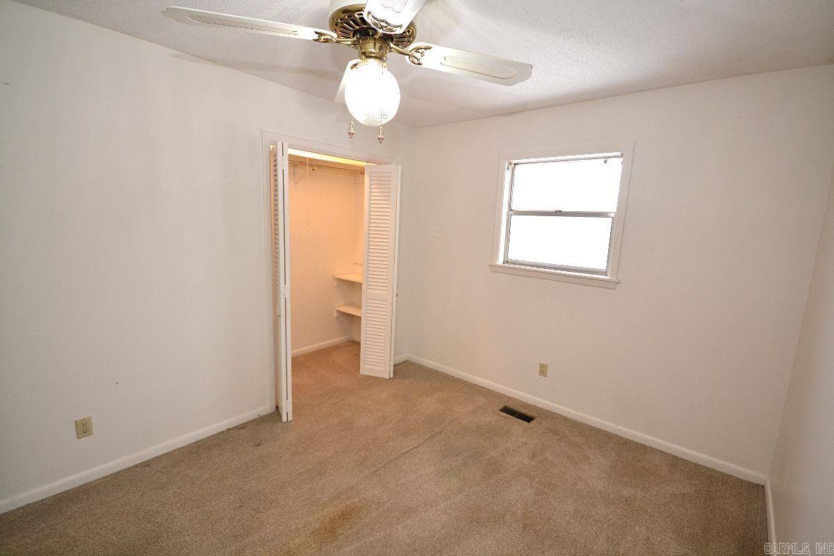 5701 N Locust