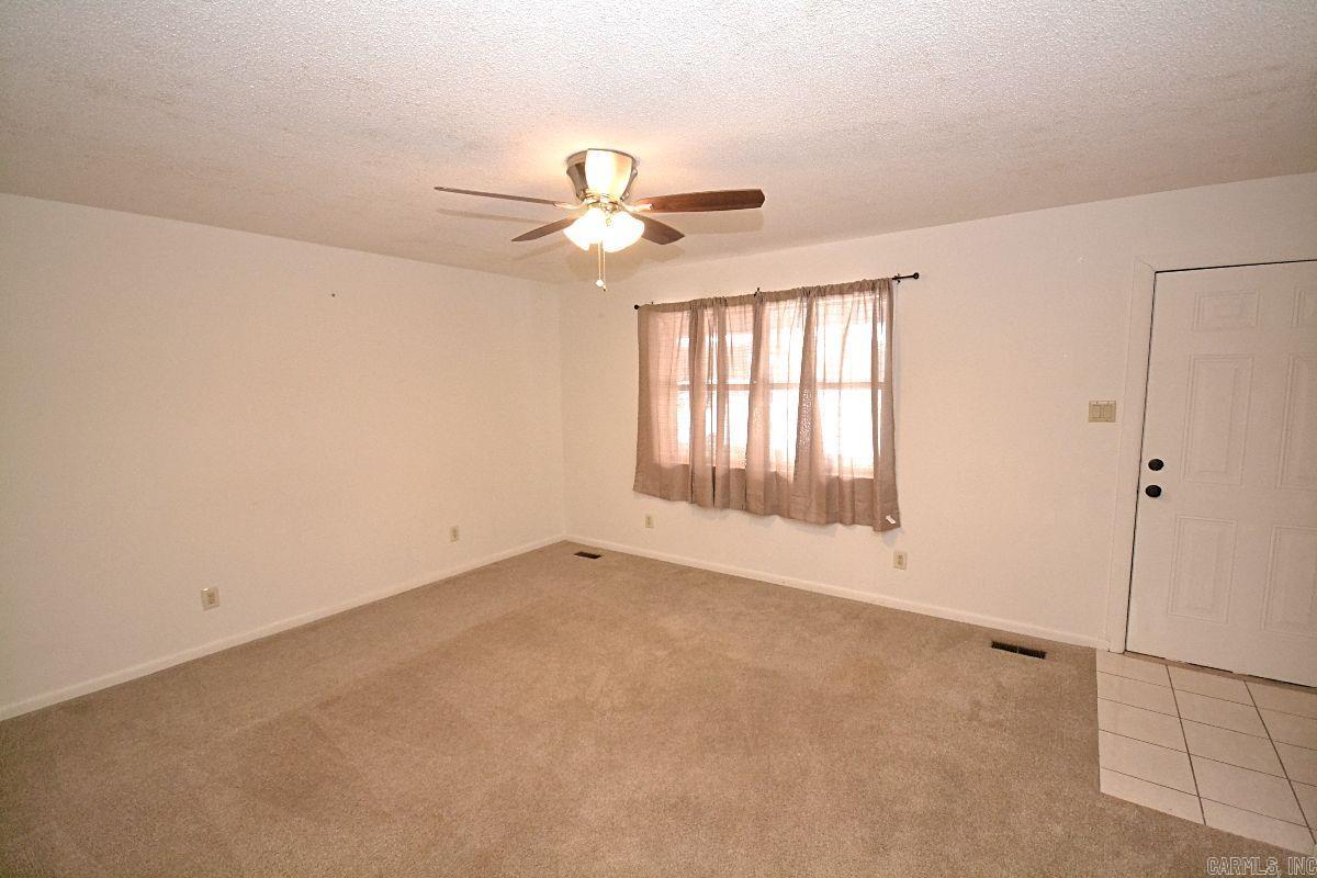 5701 N Locust