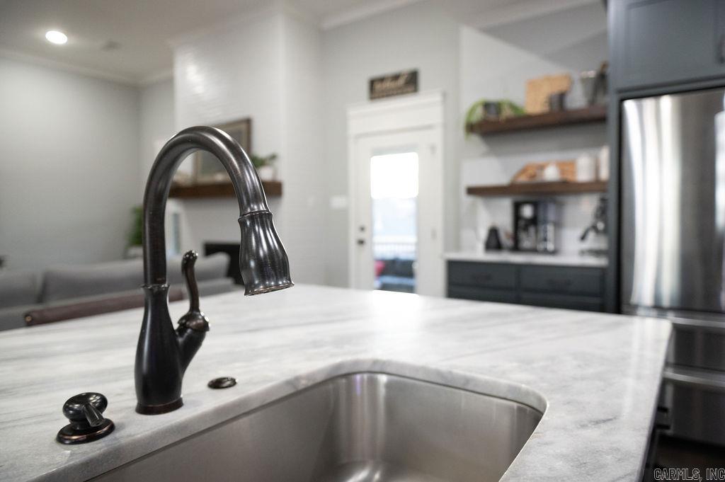 9417 Cliffside Drive