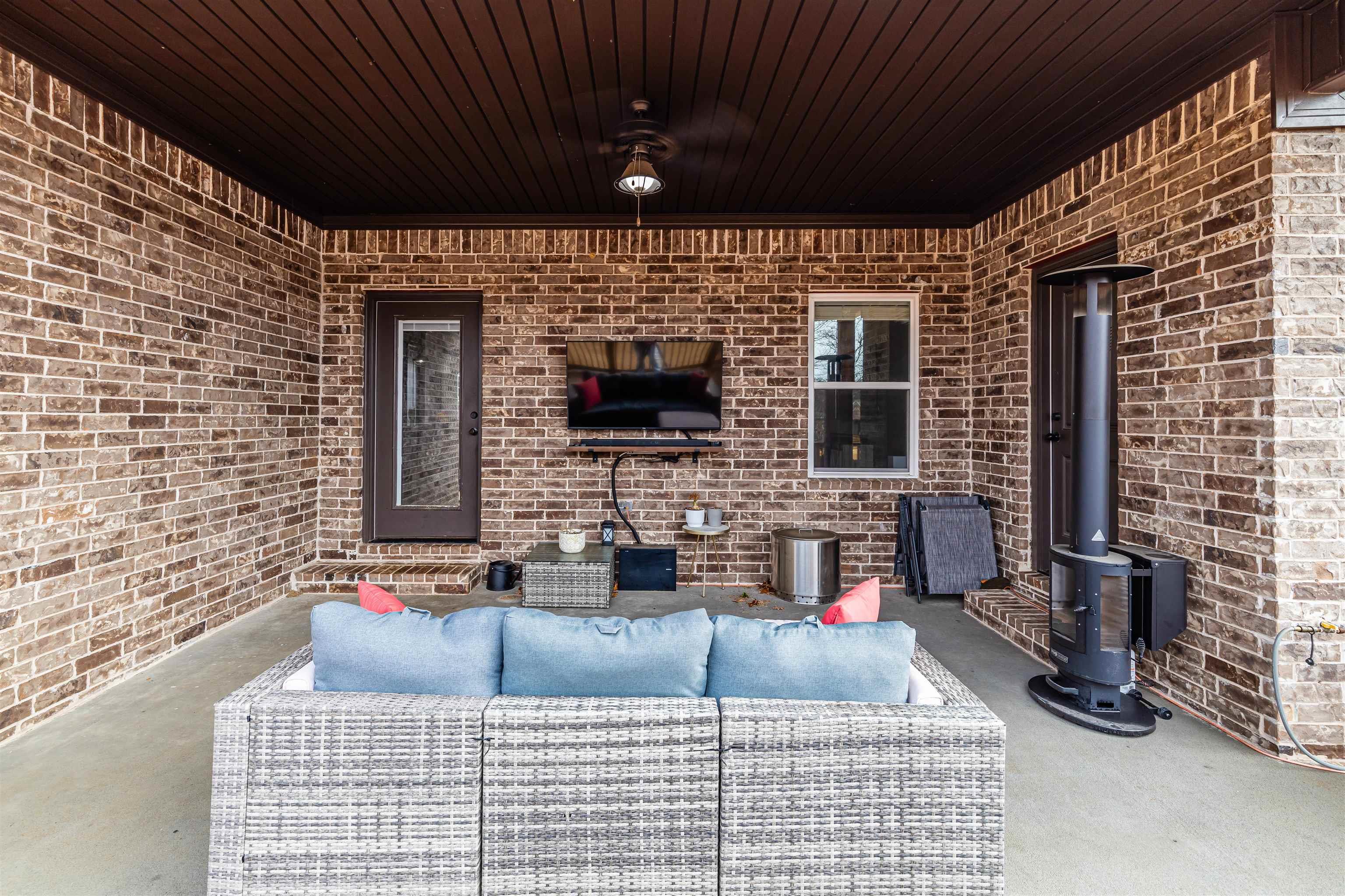 9417 Cliffside Drive