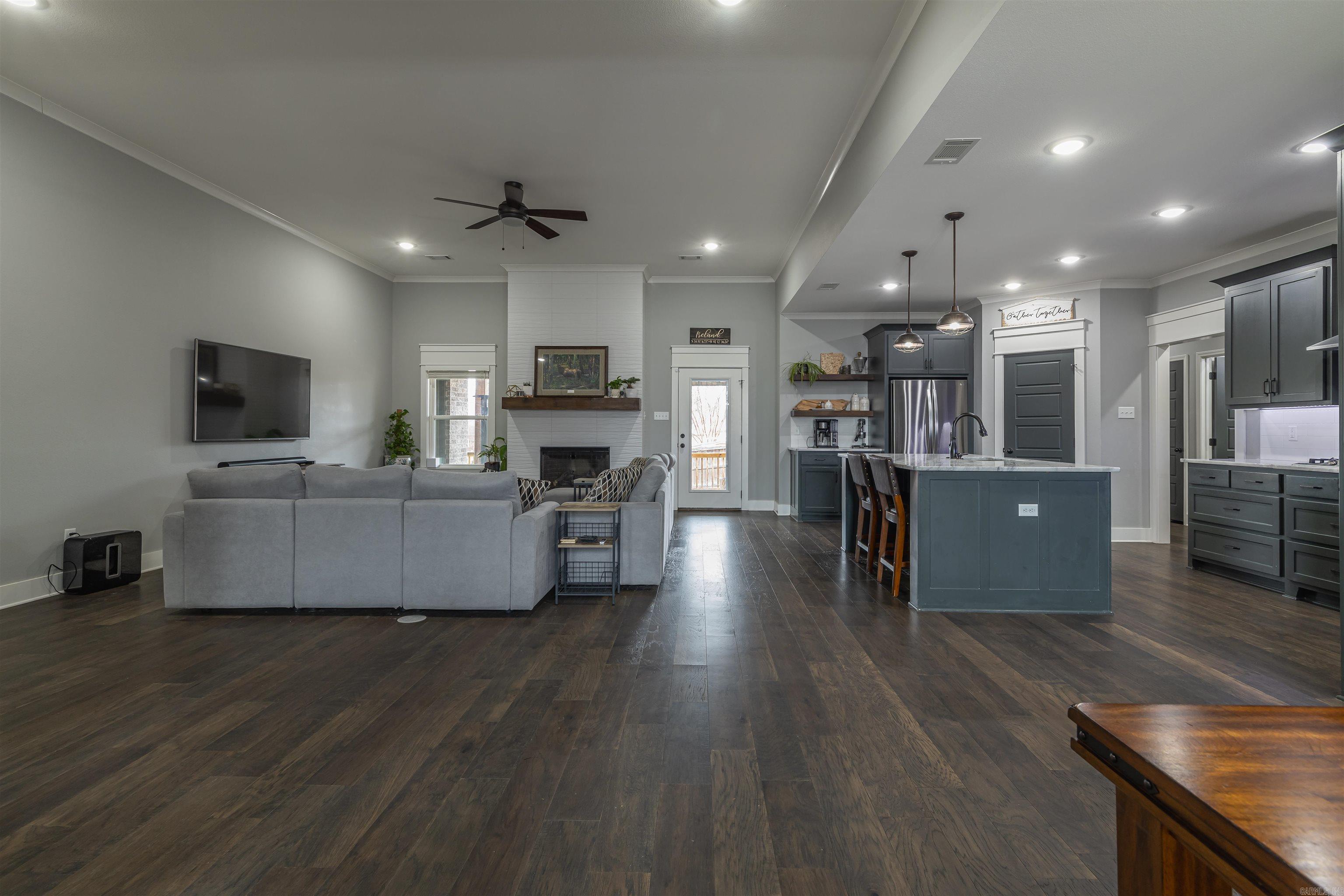 9417 Cliffside Drive