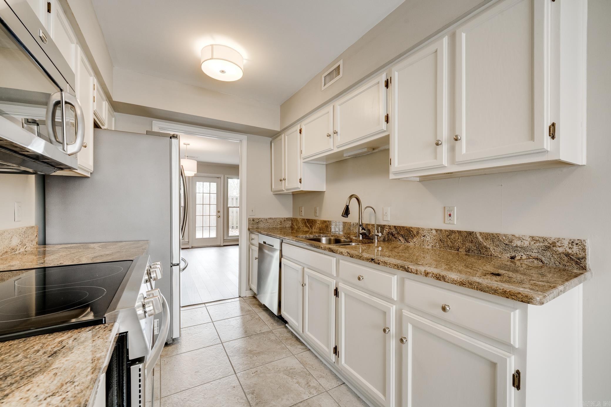 2200 Andover #902 Court Unit: 902