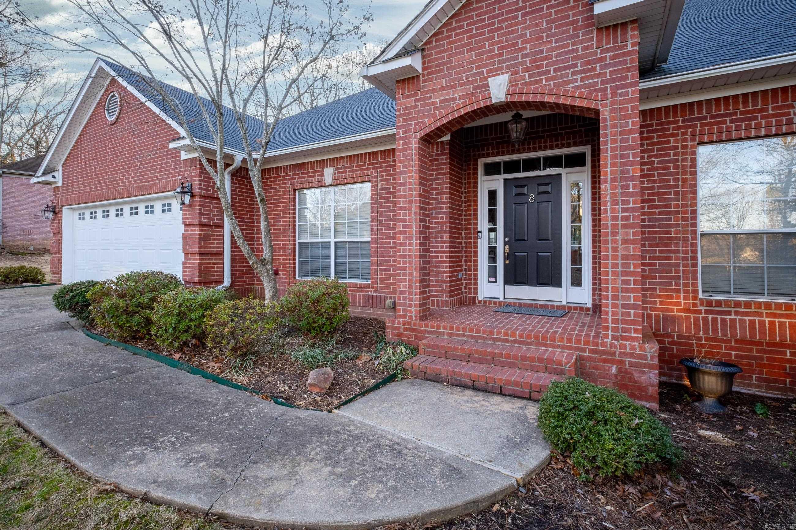 8 Carriage Creek Drive