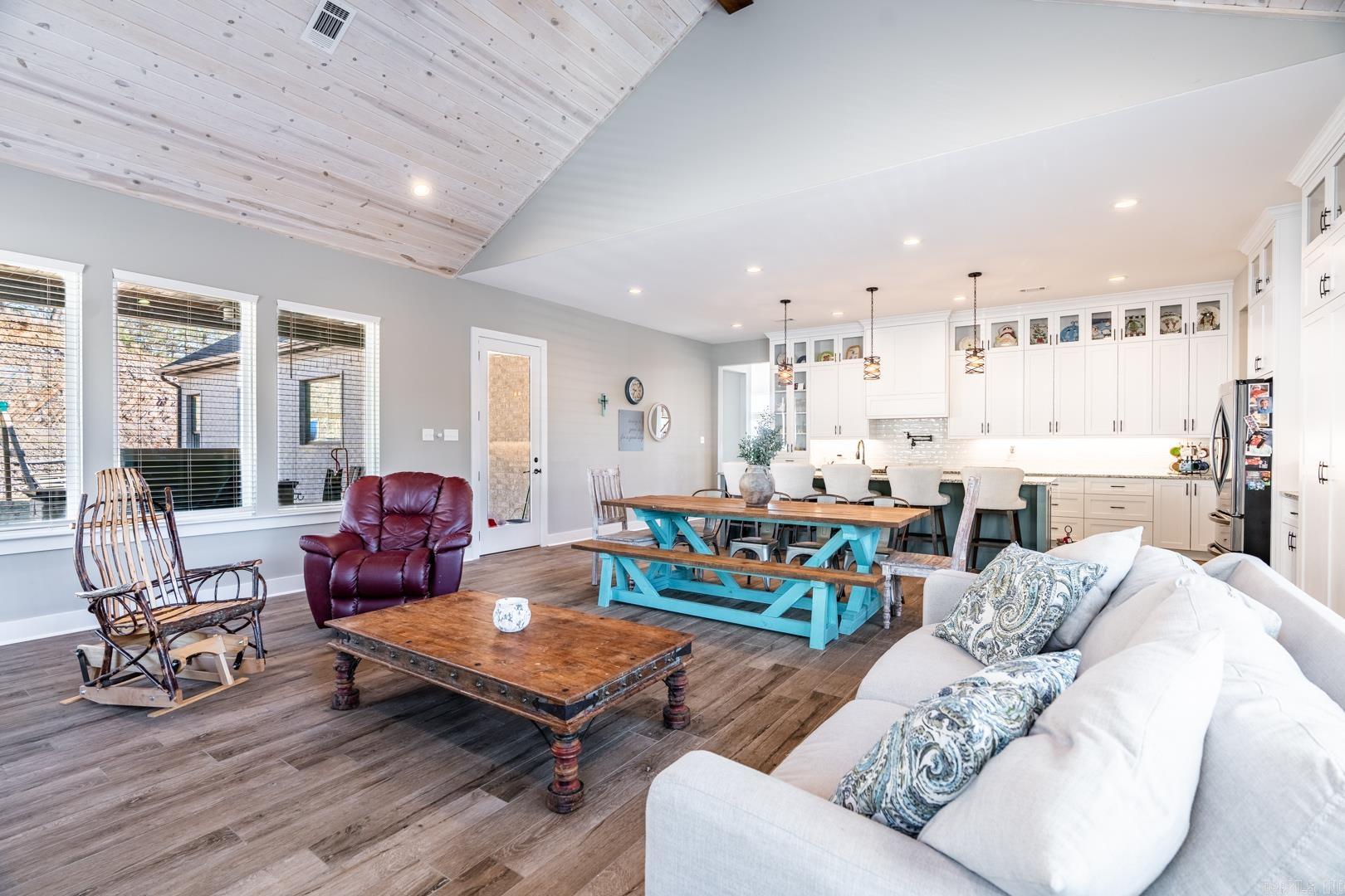 1284 Westcliffe Drive