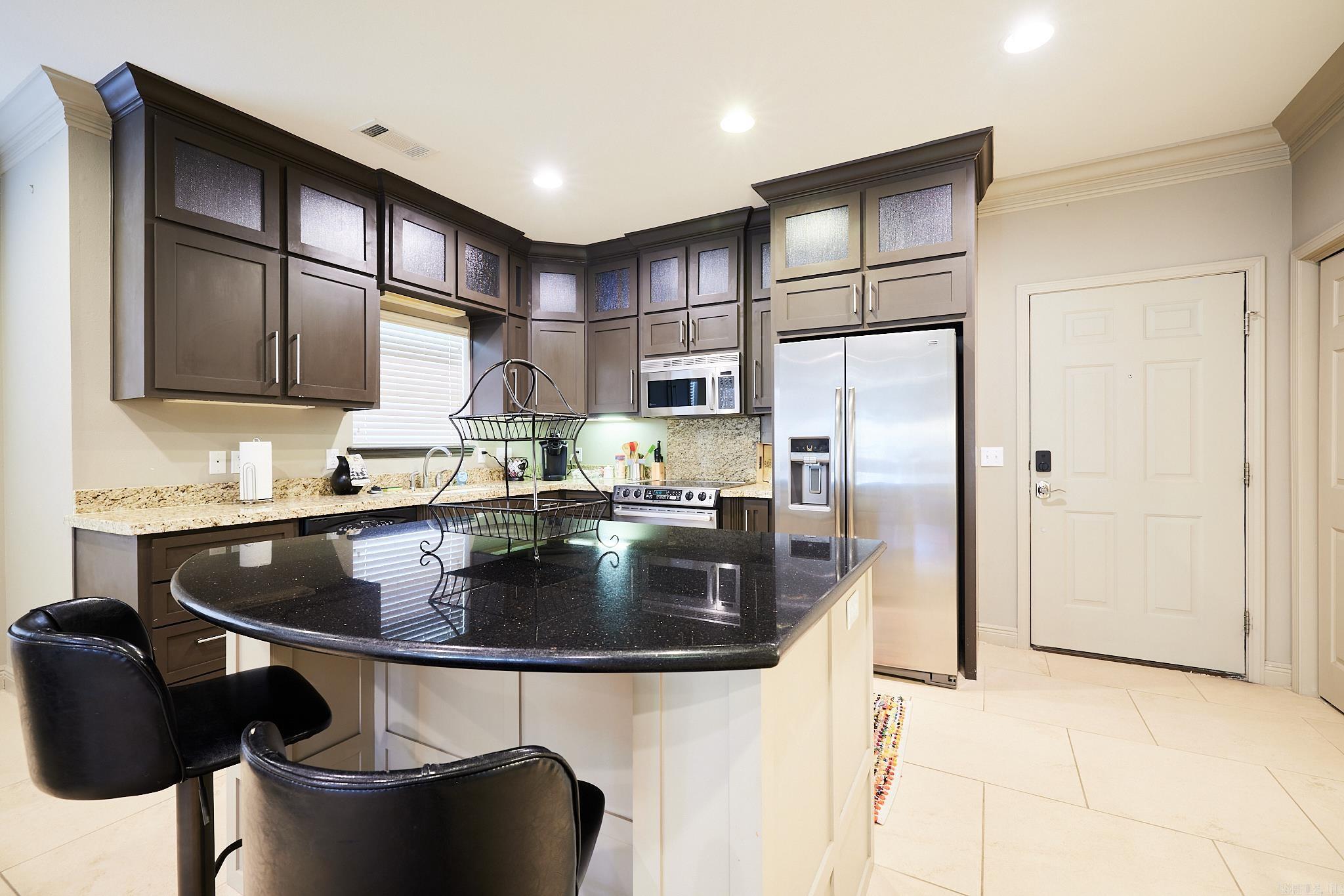 410 Halteria Ln Unit: B